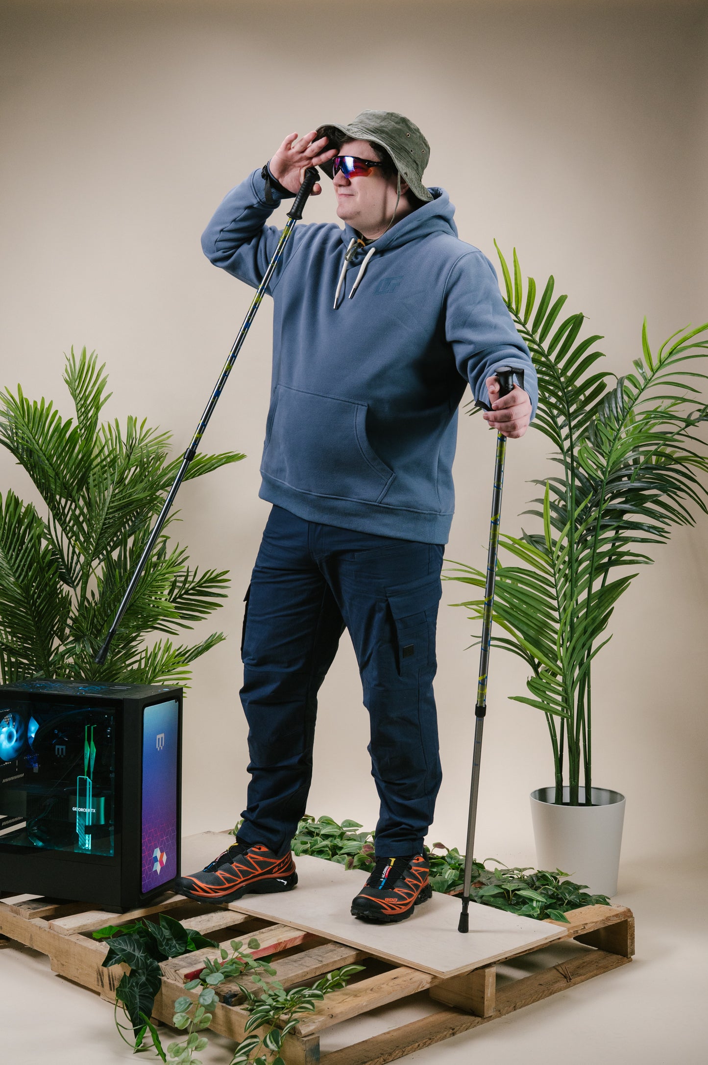 Model: Elijah, Size: Regular 38", Height: 5’9”/175cm