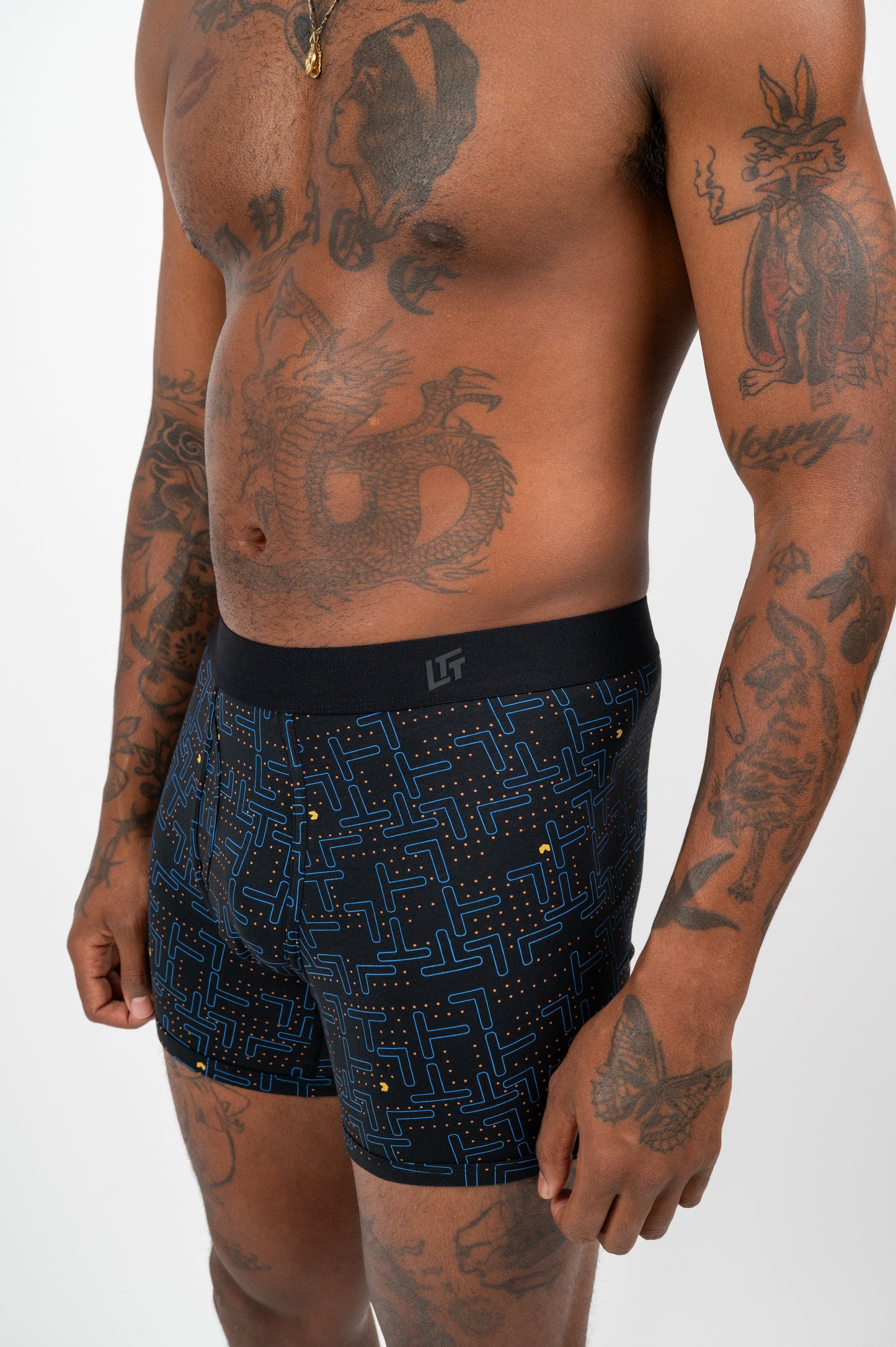 Model: Will, Size: Medium, Height: 5’10”/179cm