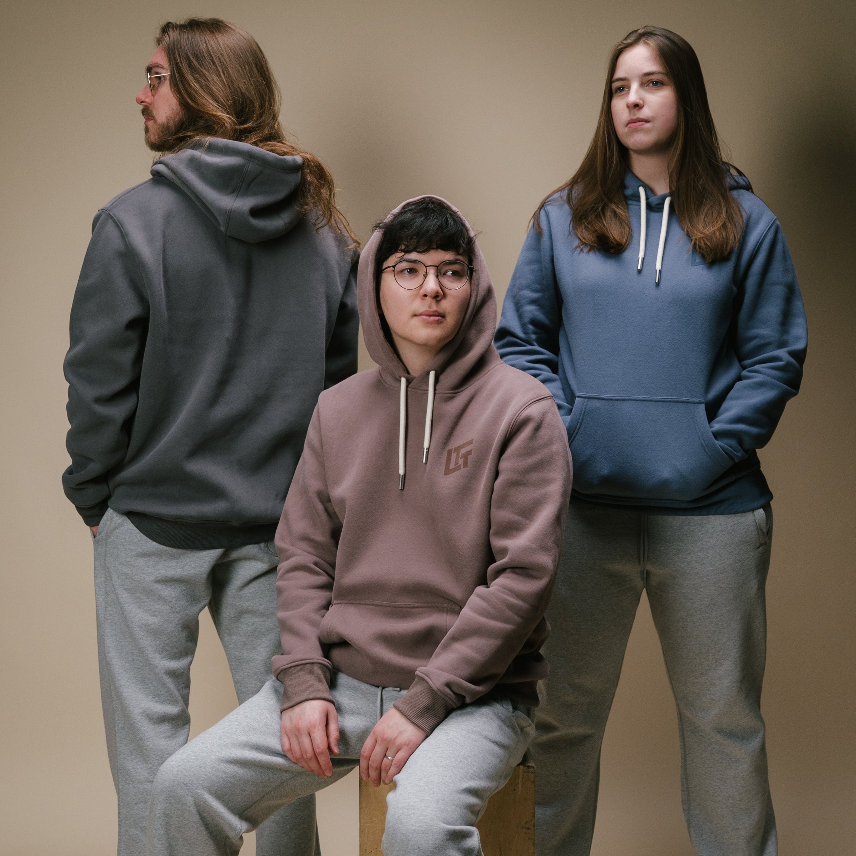 Model: Sven, Size: Large, Height: 6’/183cm, Model: Peter, Size: Large, Height: 5’10”/178cm, Model: Emily S, Size: Medium, Height: 5’11”/180cm