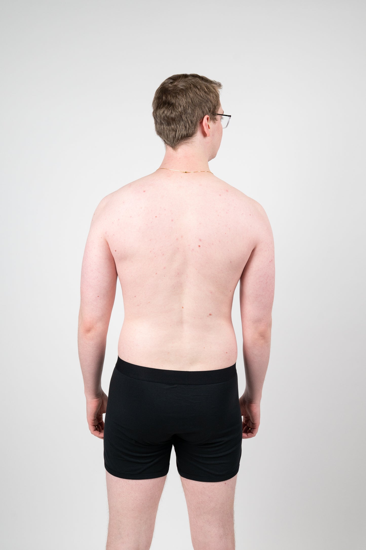 Model: Konrad, Size: X-Large, Height: 6’7”/200cm