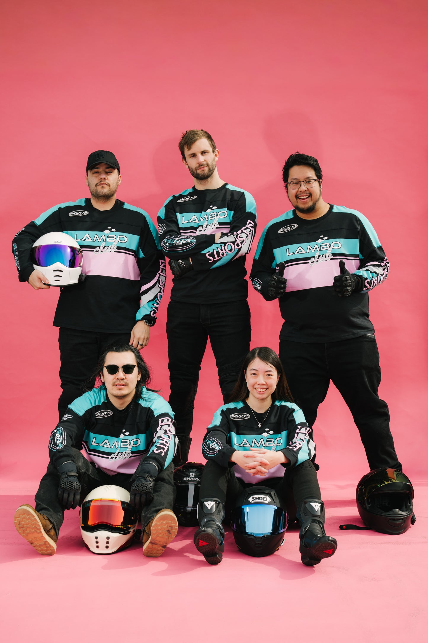 Model: Shahrad, Size: XX-Large, Height: 5’11”/180cm, Model: Tynan, Size: Medium, Height: 6’4”/193cm, Model: Ryan, Size: X-Large, Height: 5’11”/180cm, Model: Robert L, Size: Medium, Height: 5’7”/170cm, Model: Natalie, Size: Small, Height: 5’5”/165cm