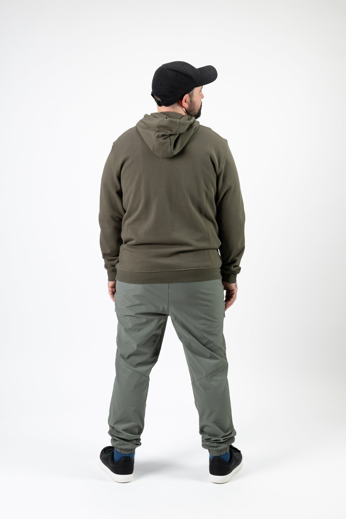 Model: Plouffe, Size: Large, Height: 5’7”/170cm