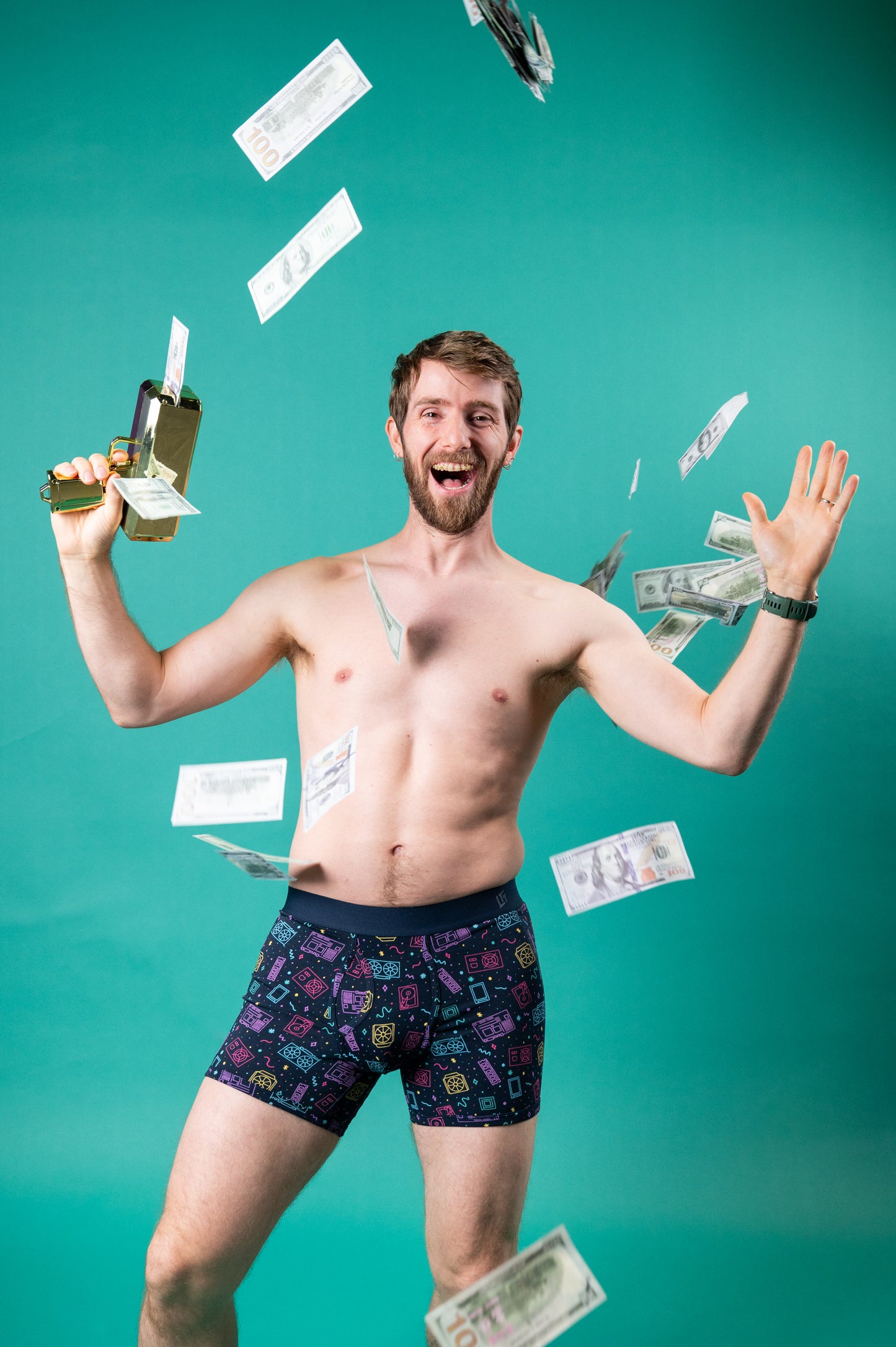 Model: Linus, Size: Medium, Height: 5’6”/168cm