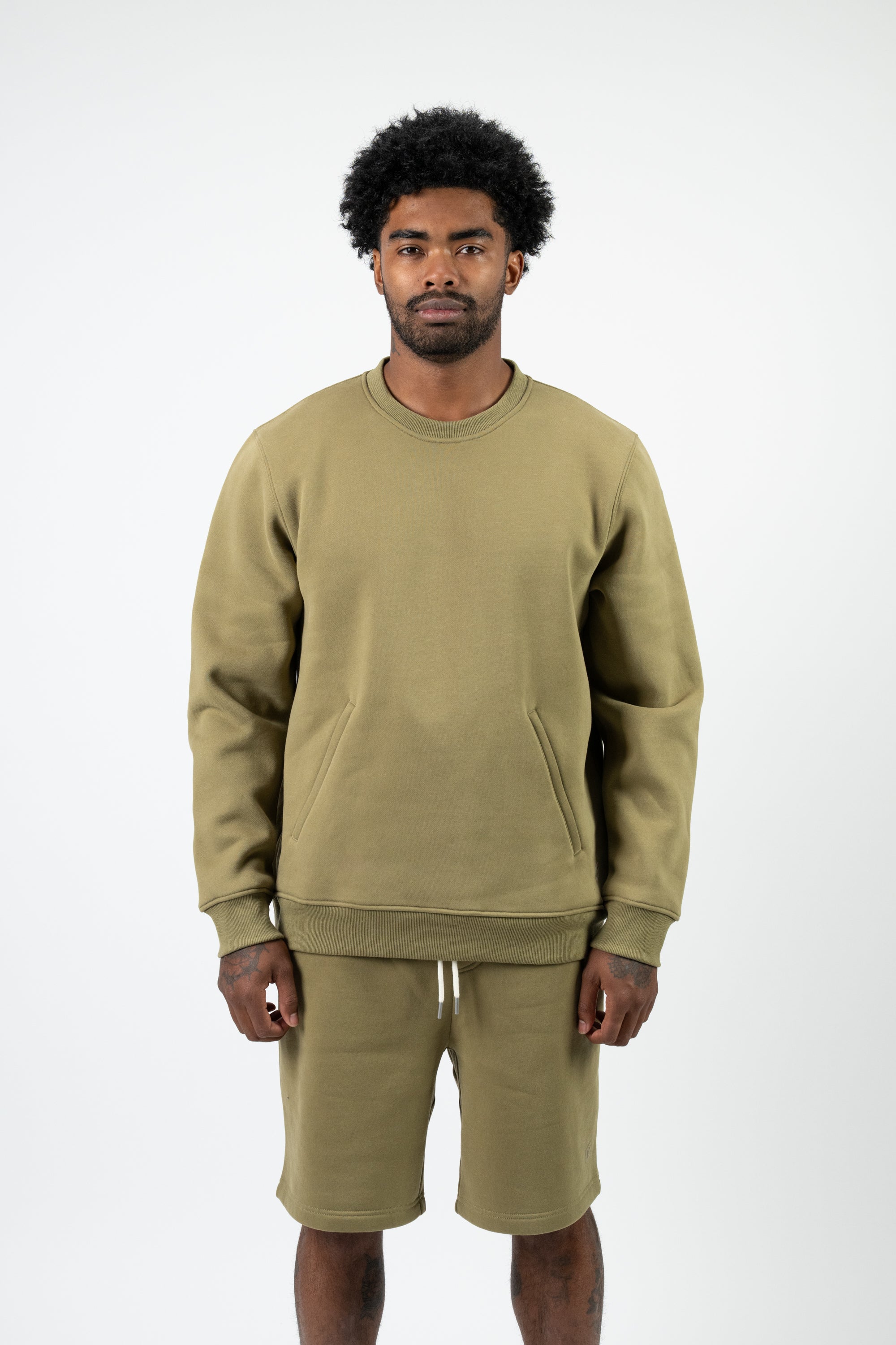 Model: Will, Size: Medium, Height: 5’10”/179cm #color_olive