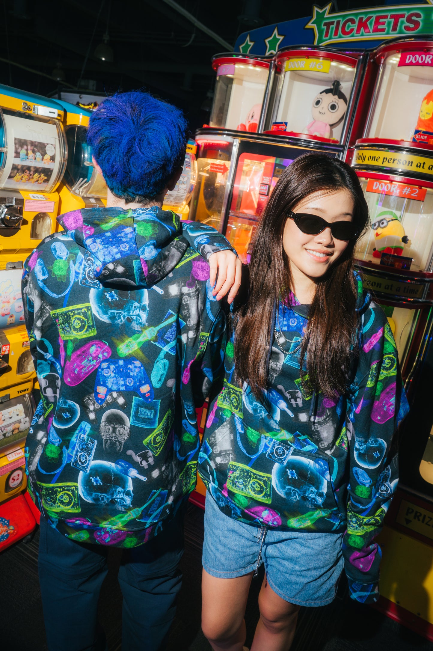 Model: Mitchell, Size: Medium, Height: 5’7”/170cm, Model: Ashley W, Size: Small, Height: 5’6”/171cm