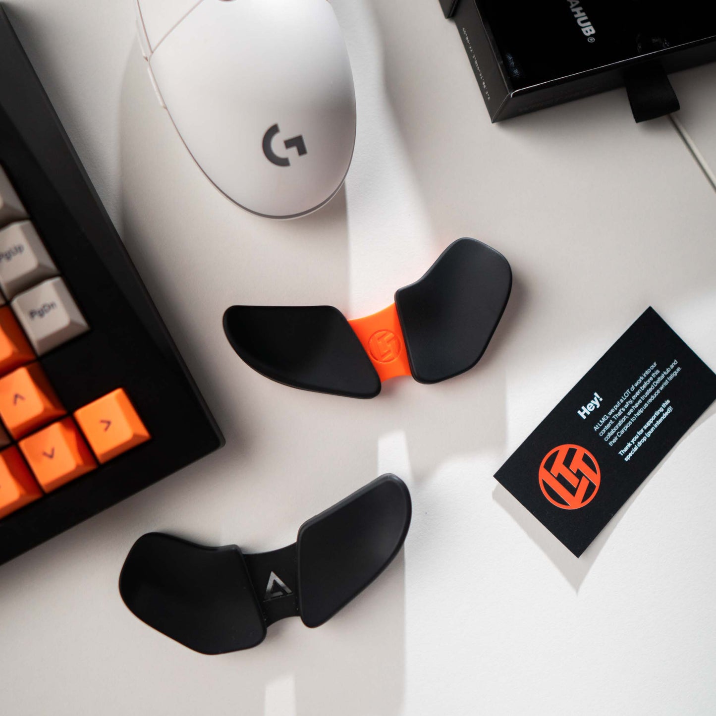 Stealth Desk Pad + DeltaHub LTT Wrist Rest