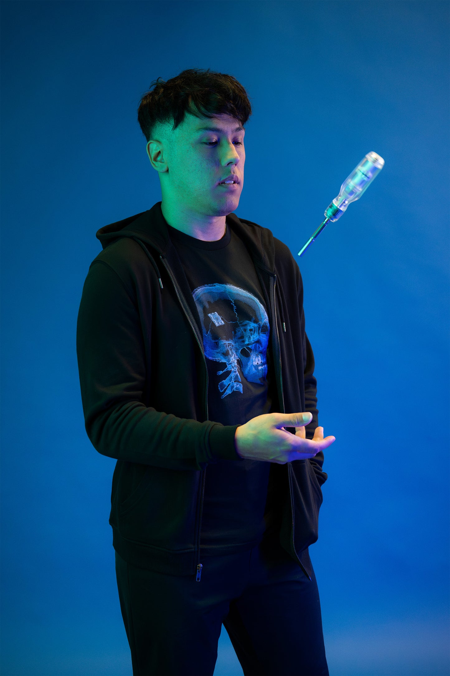 Model: Conor, Size: Medium, Height: 5’11”/180cm