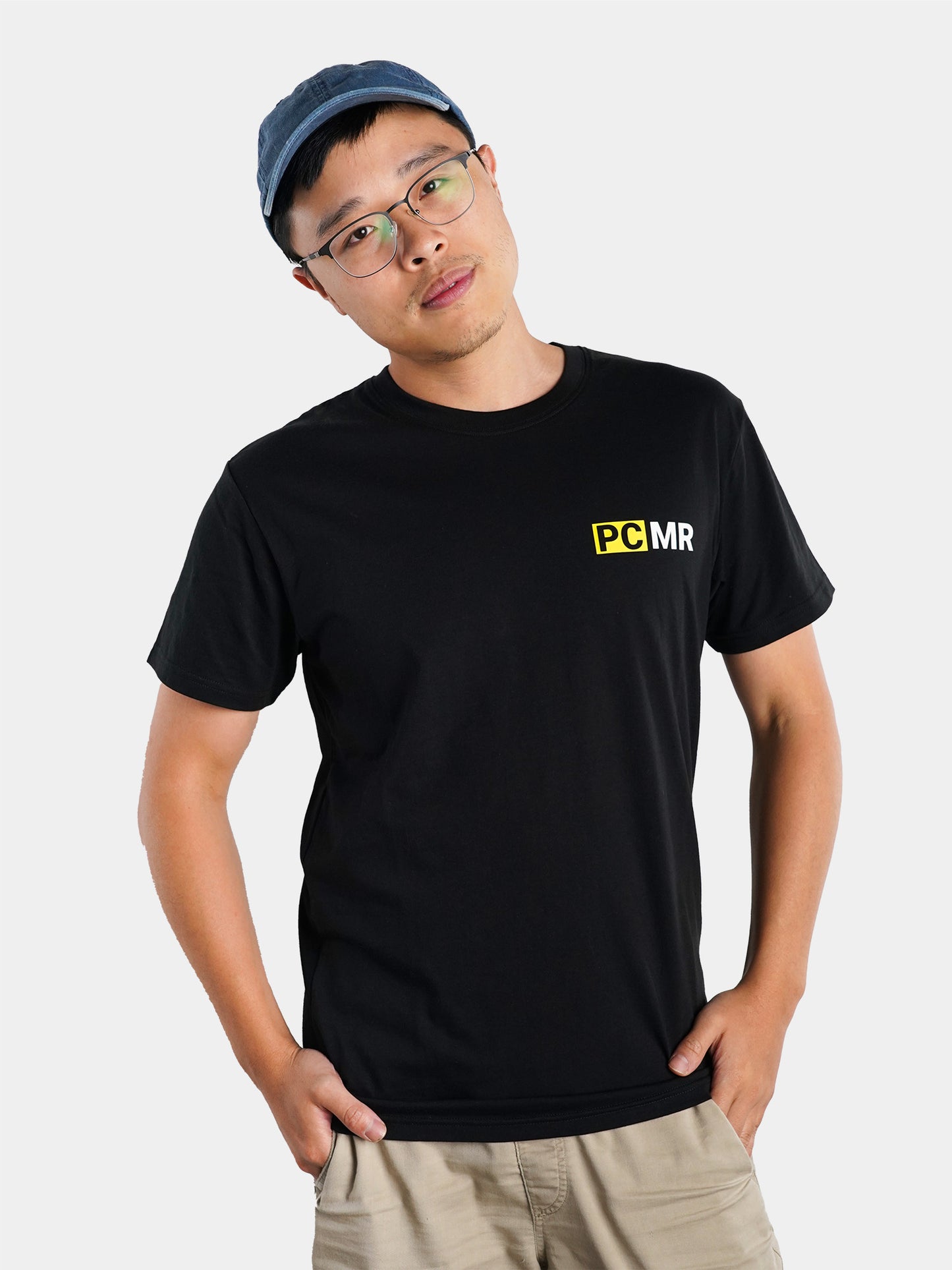 Model: Dennis, Size: Medium, Height: 5’7”/170cm