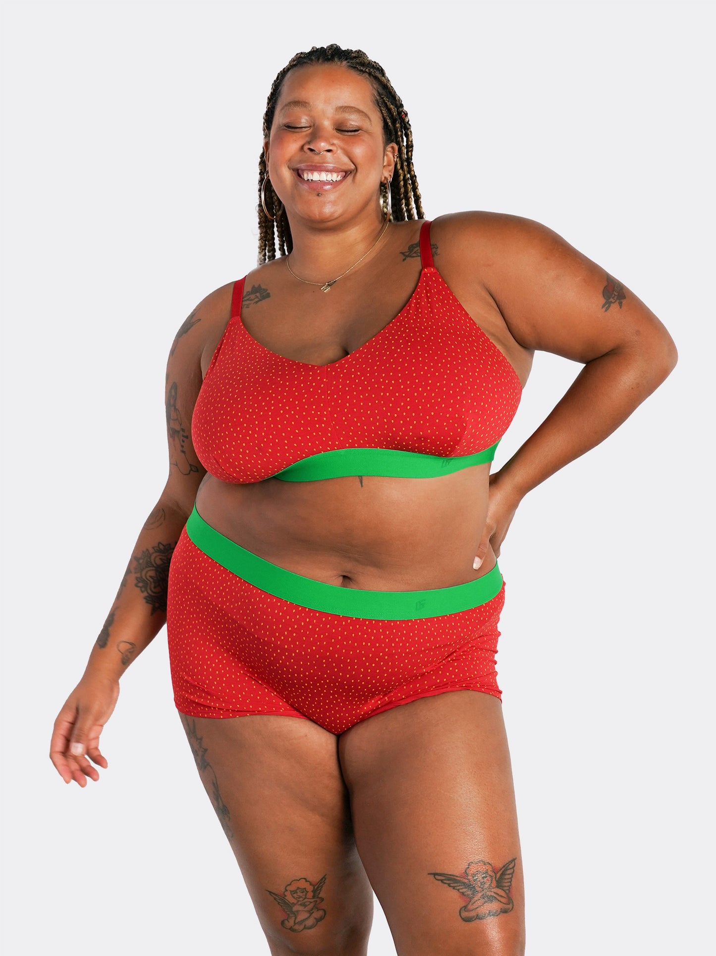 Model size: 2XL (top and bottom)