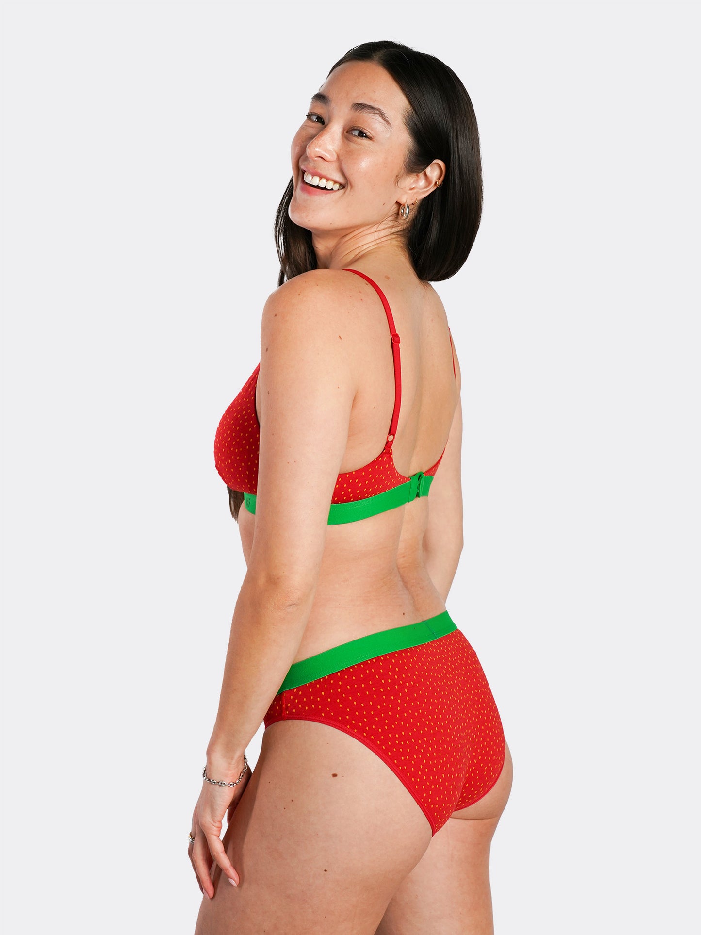 Model size: M (top and bottom)