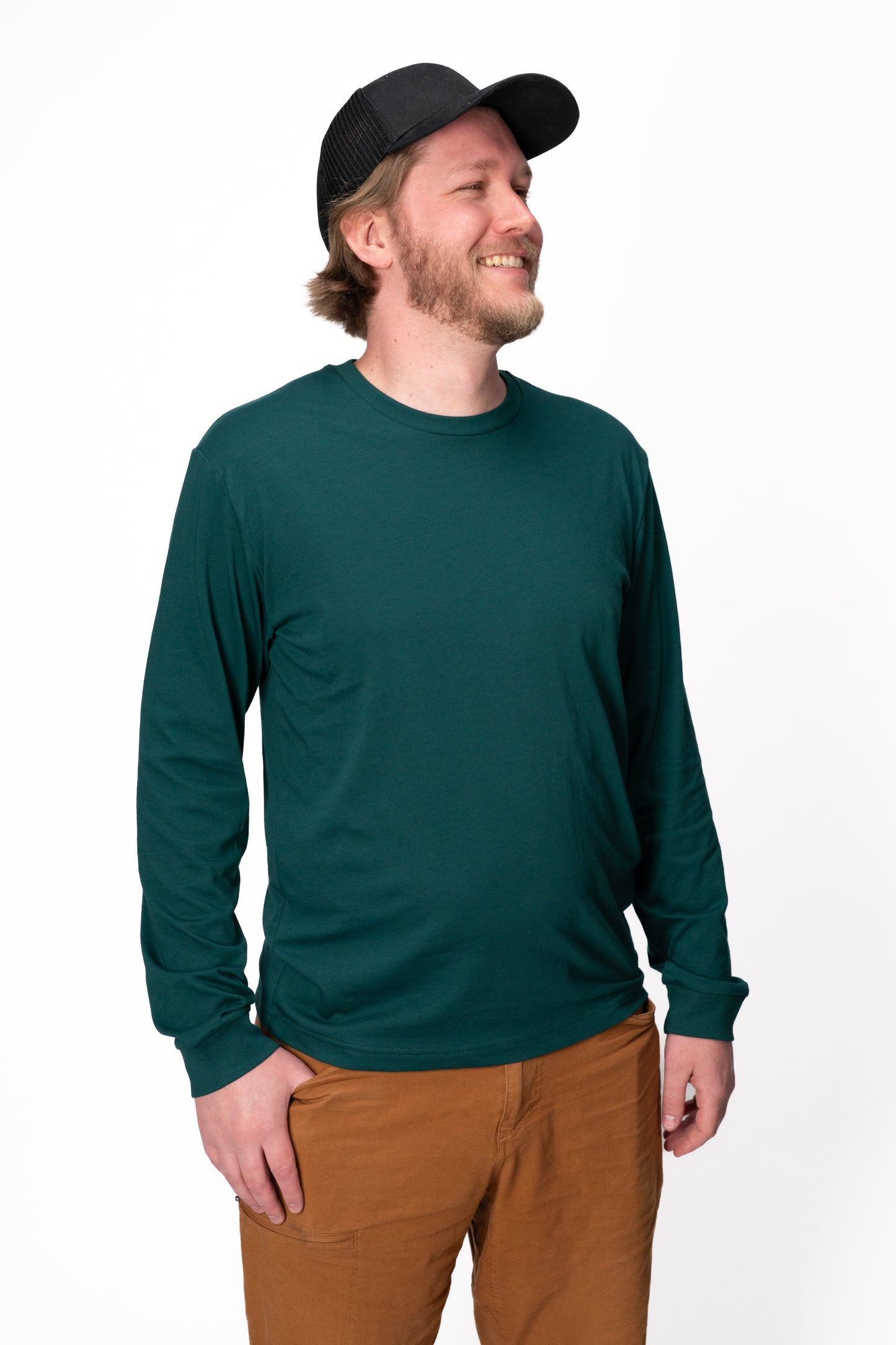 Model: Alex C, Size: Regular Large, Height: 6’/183cm