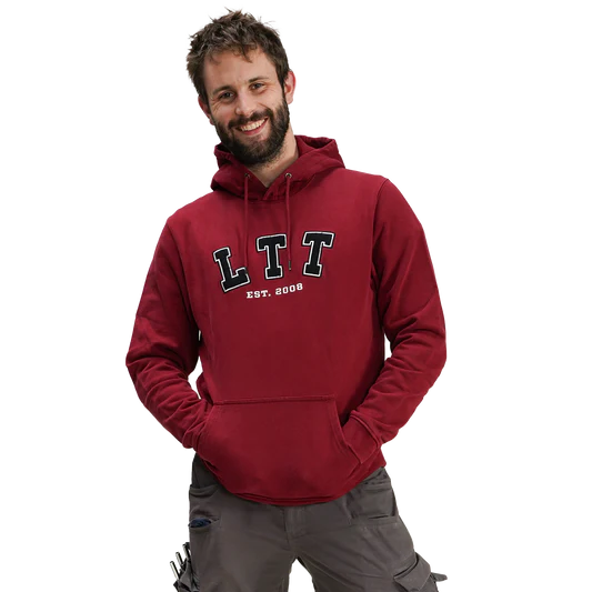 Model: Tynan, Size: Medium, Height: 6’4”/193cm