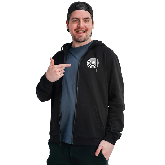 Model: Colin, Size: Large, Height: 6’/183cm