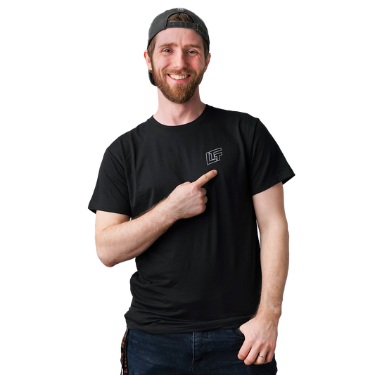 Model: Linus, Size: Medium, Height: 5’6”/168cm