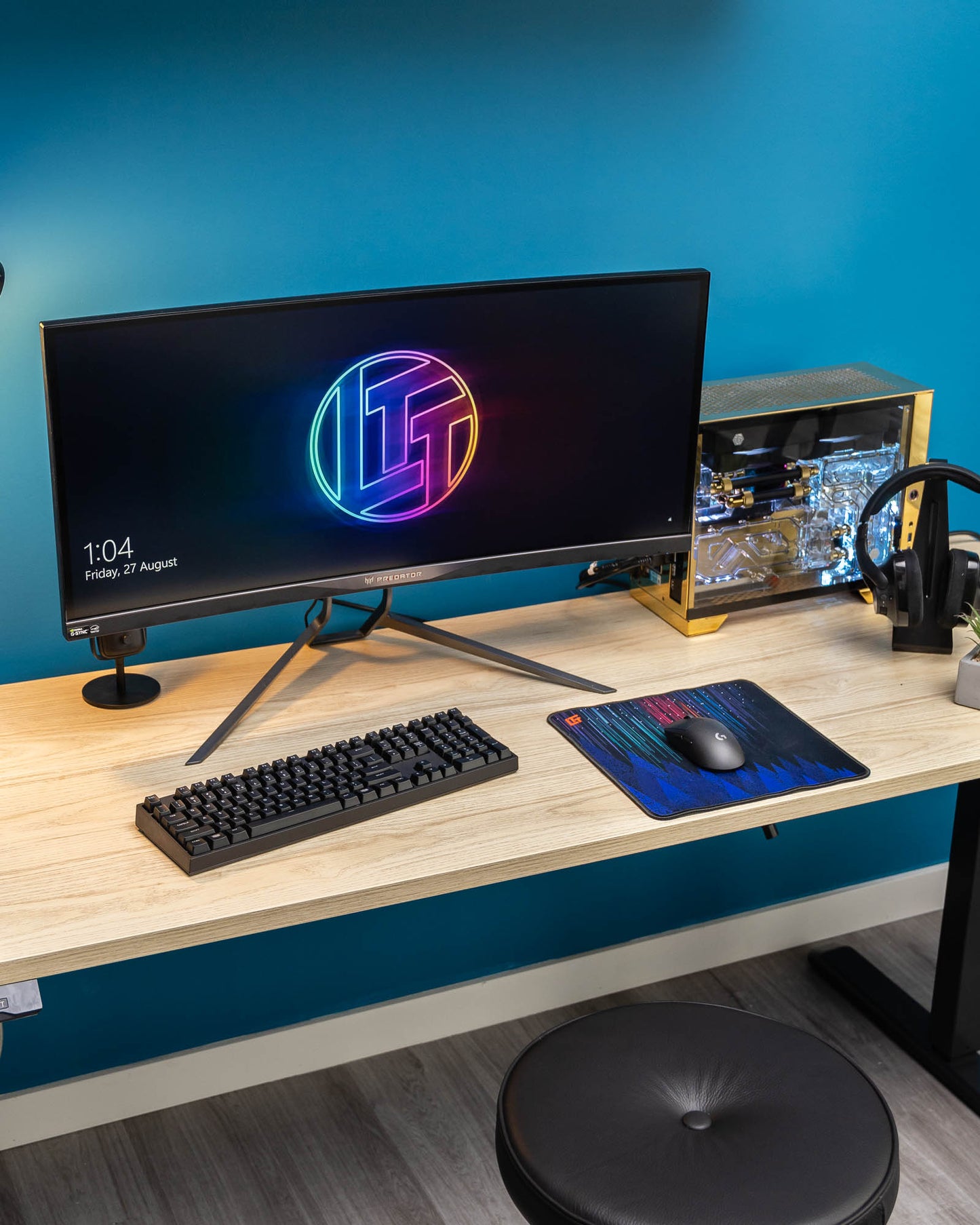 LTT Northern Lights Desk Pad
