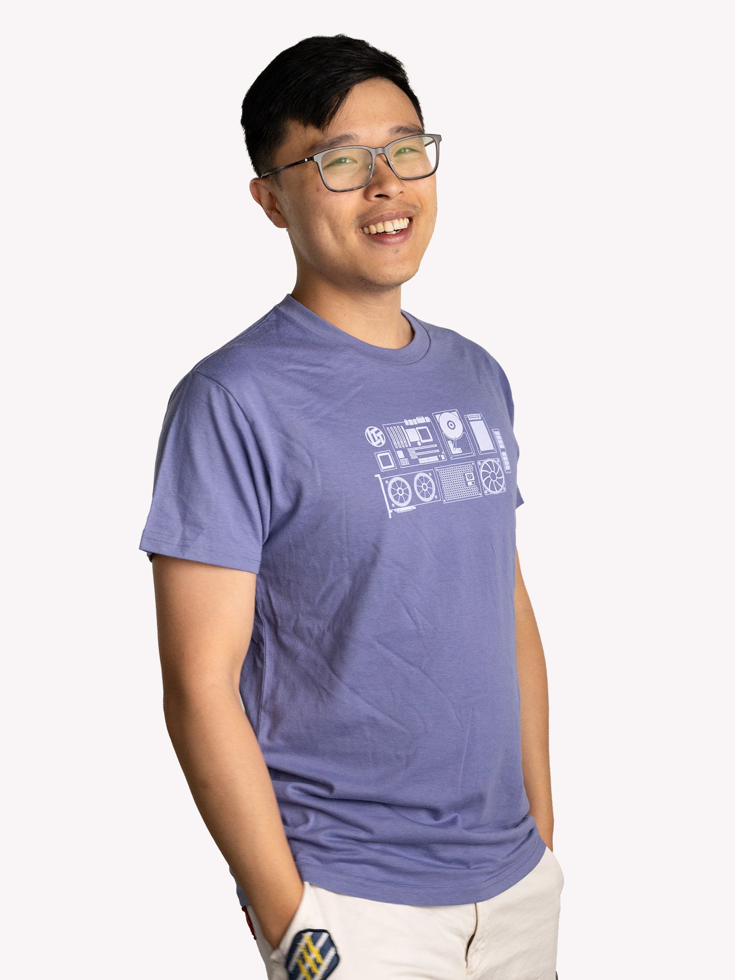 Model: Dennis, Size: Medium, Height: 5’7”/170cm