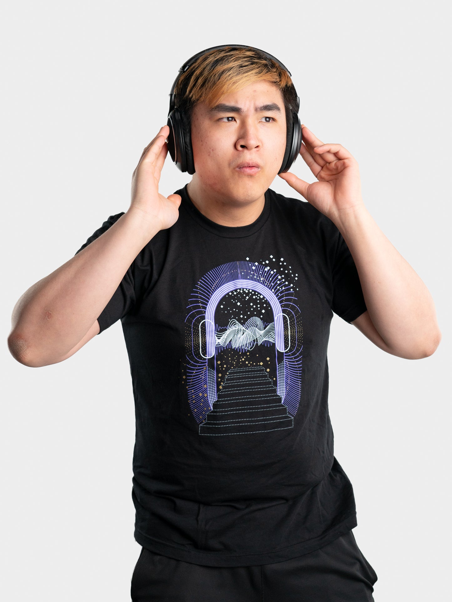Model: Hoffmann, Size: Large, Height: 6’/183cm