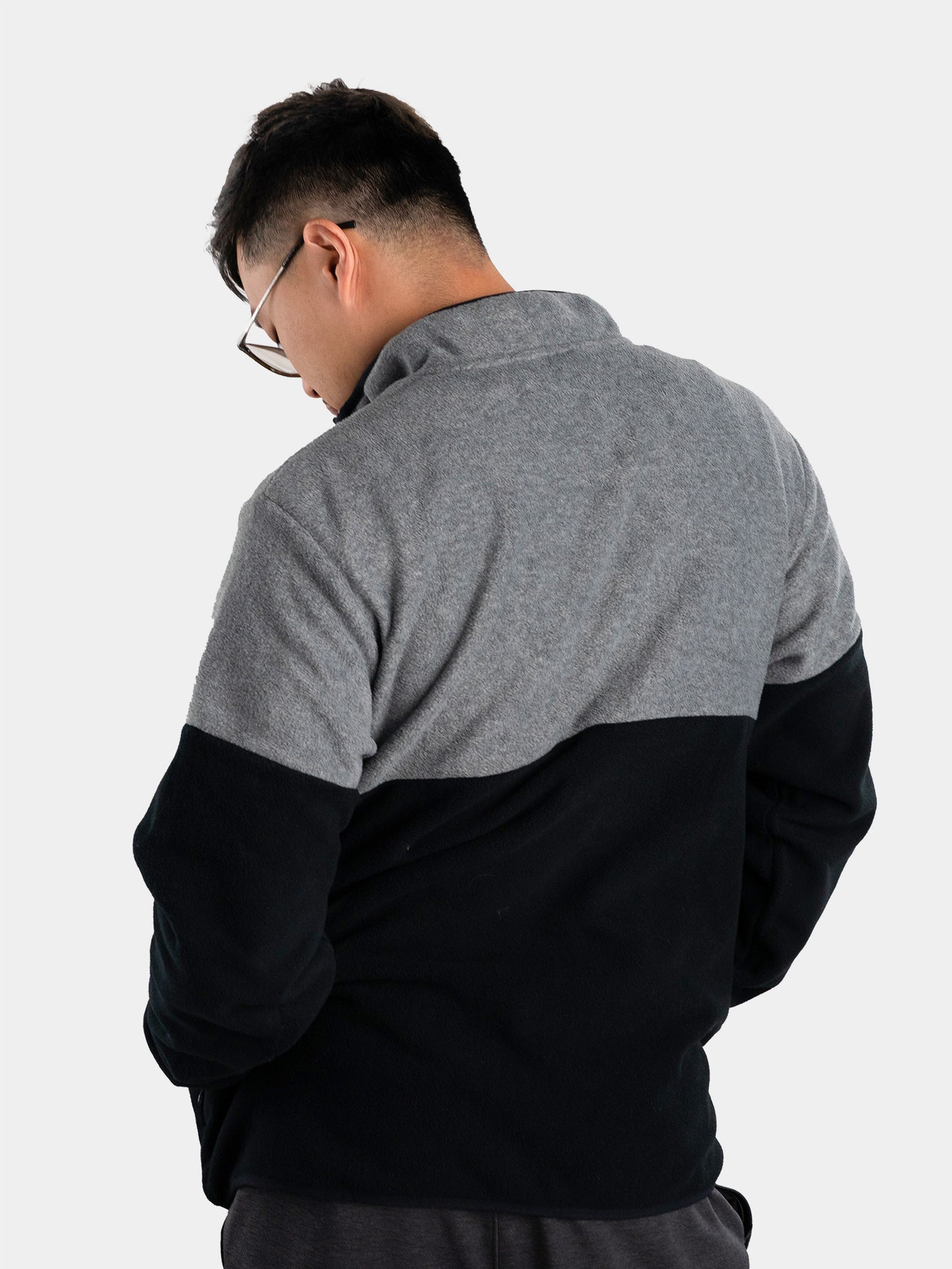 Model: Dennis, Size: Medium, Height: 5’7”/170cm