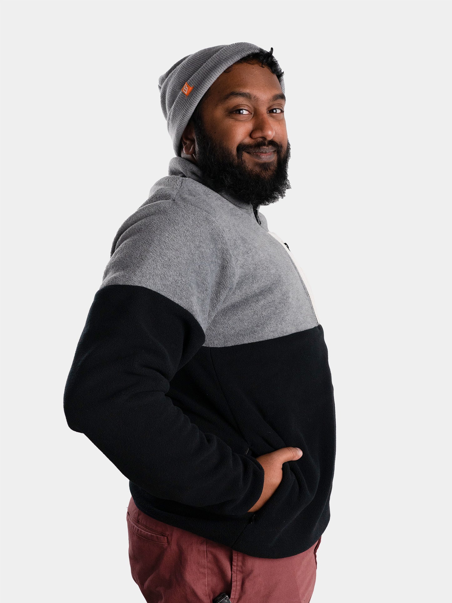 Model: Shawn, Size: Medium, Height: 5’6”/168cm