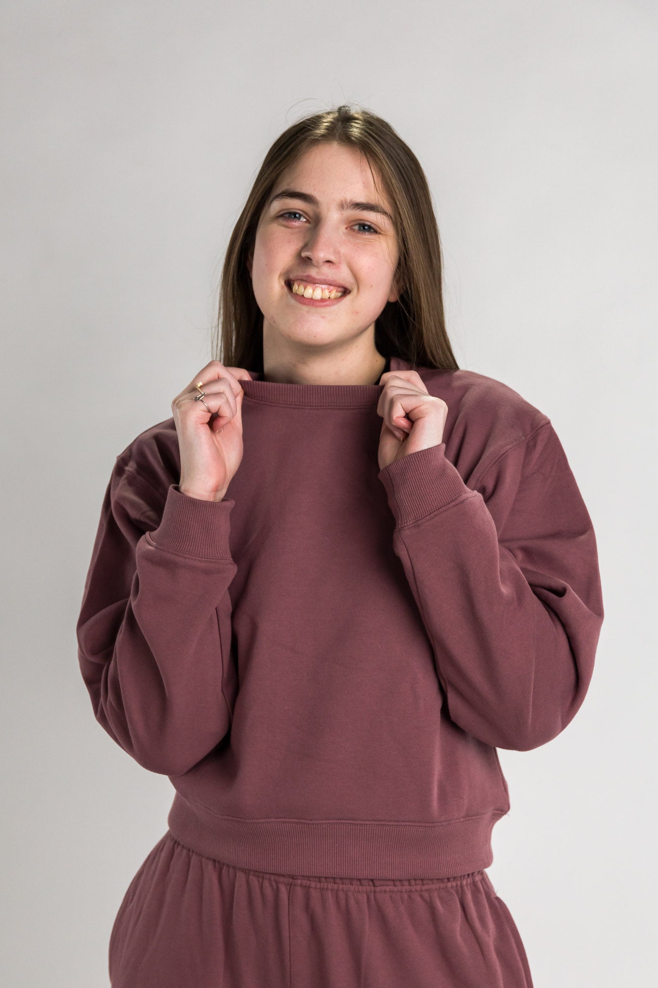 Model: Emily, Size: Medium, Height: 5’11”/180cm