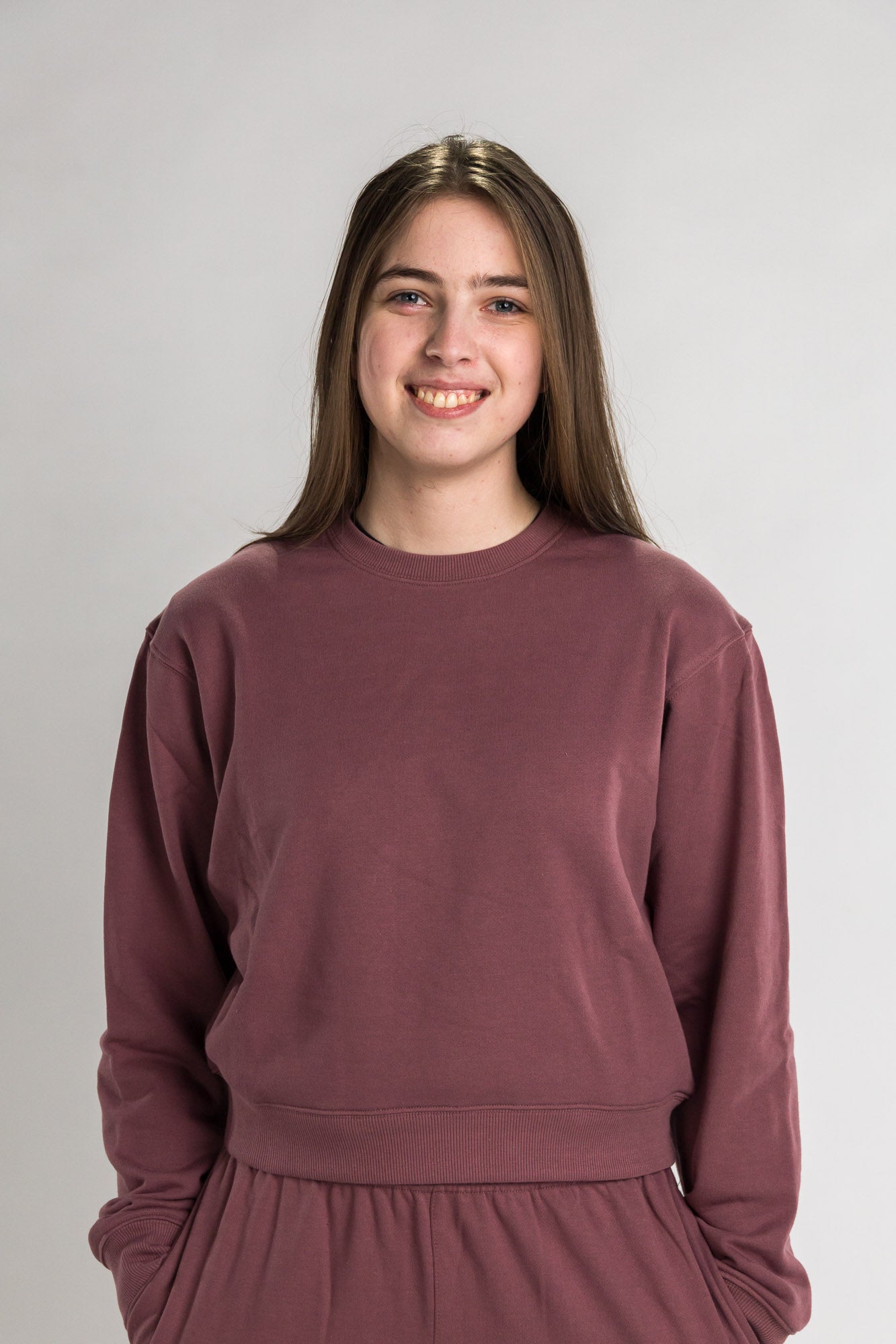Model: Emily, Size: Medium, Height: 5’11”/180cm