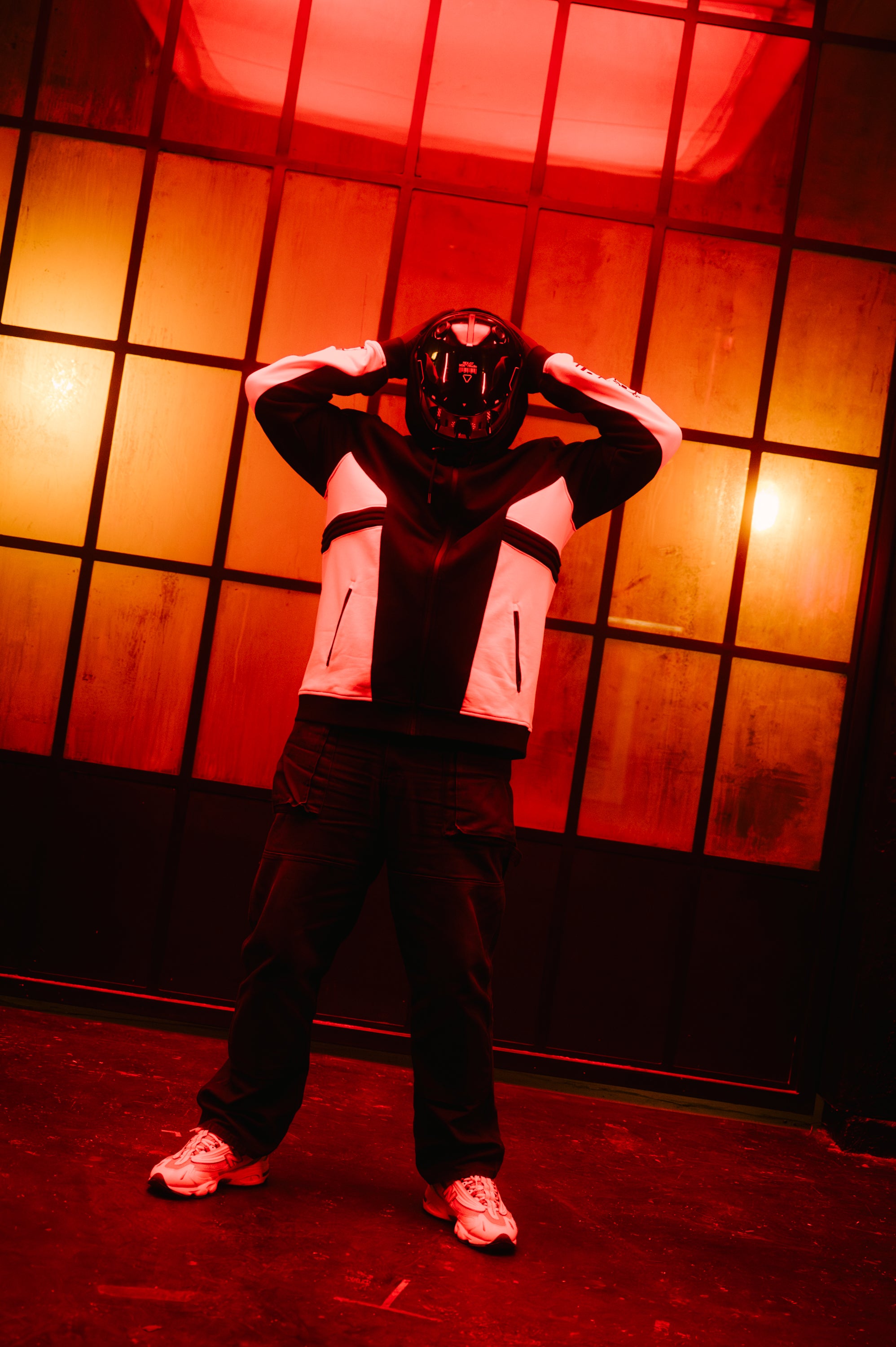 Model: Shahrad, Size: X-Large, Height: 5’11”/180cm