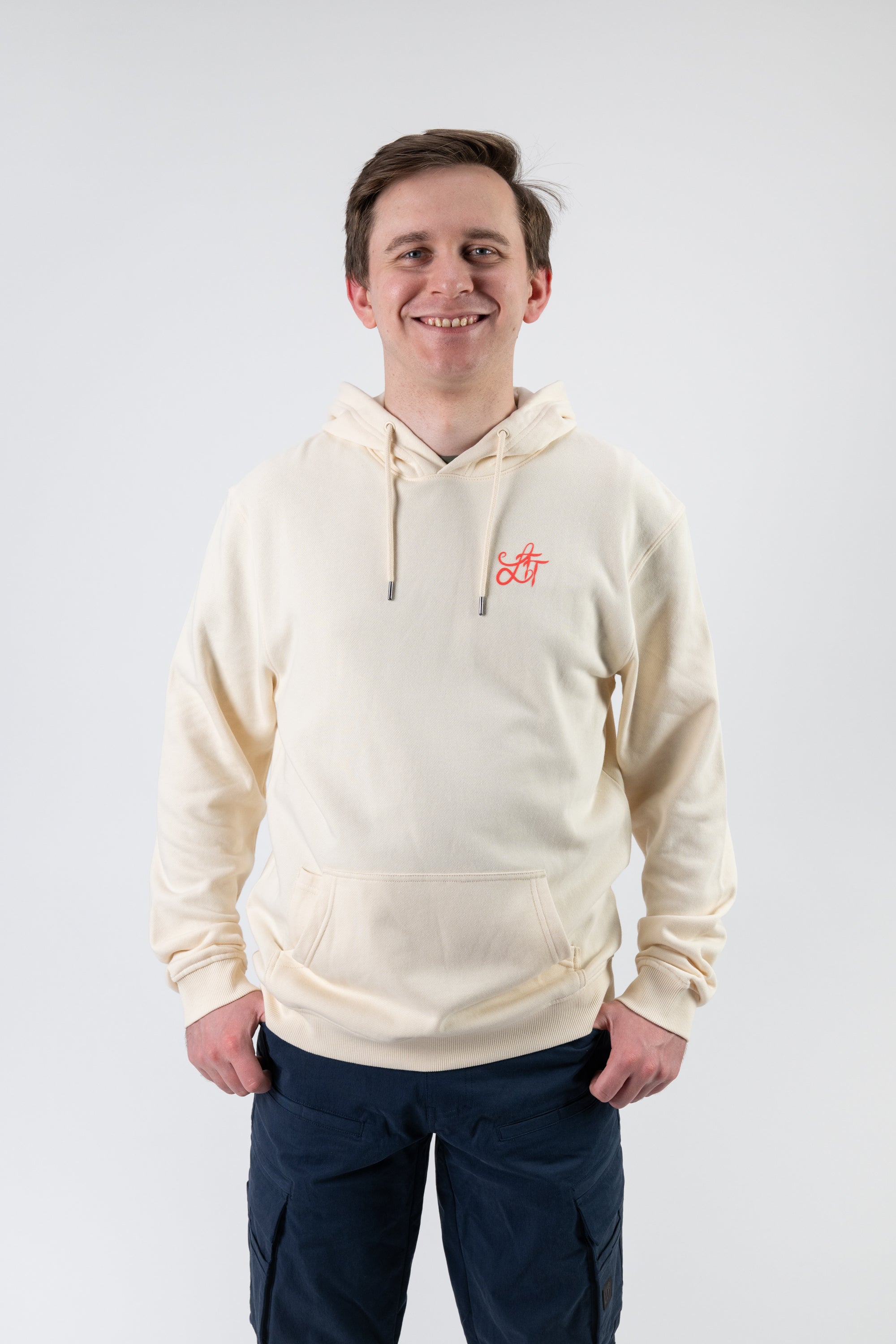 Model: Mitchell, Size: Medium, Height: 5’7”/170cm