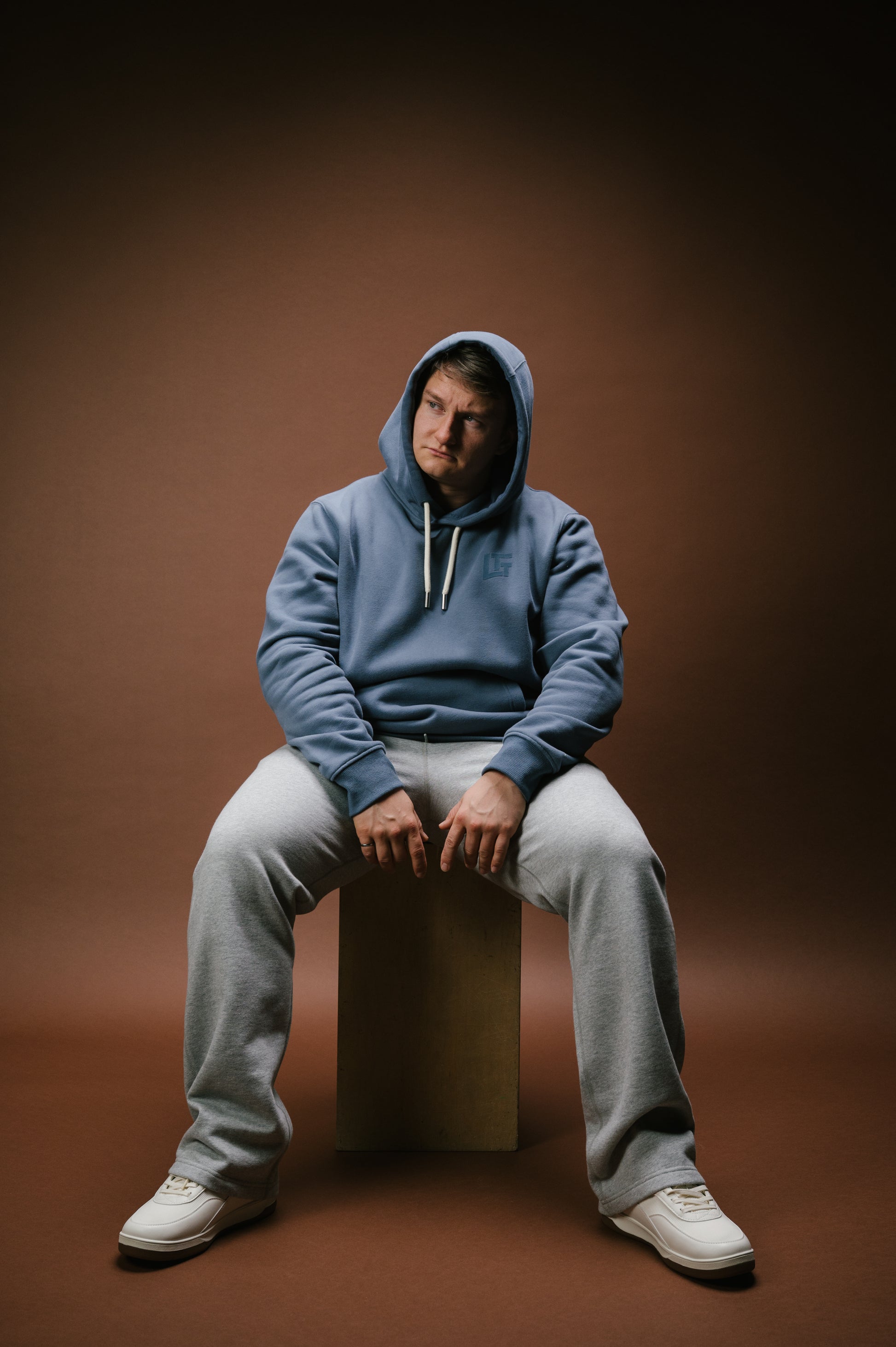 Model: Thomas S, Size: Large, Height: 5’9”/175cm
