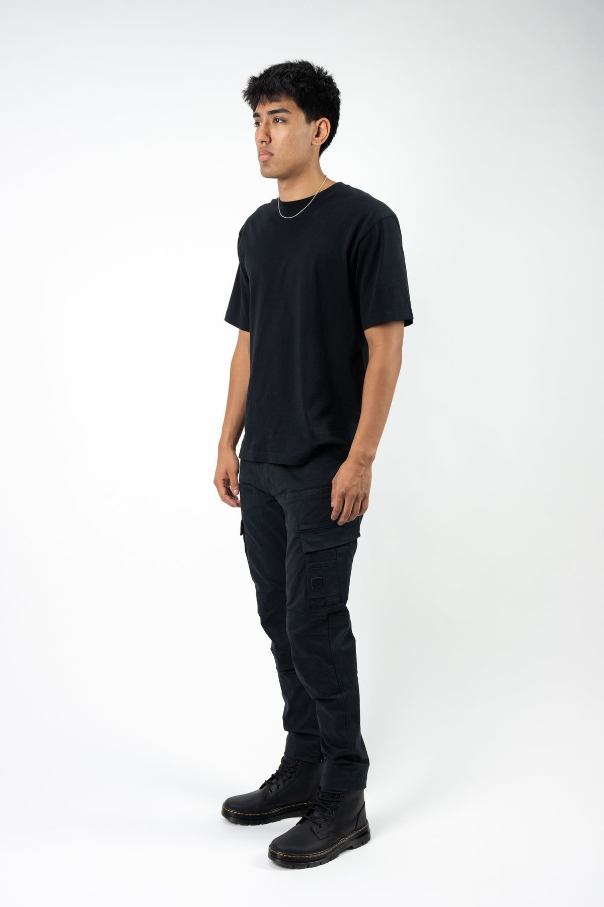 Model: Vikram, Size: Medium, Height: 6'2¾"/190cm #color_black 
