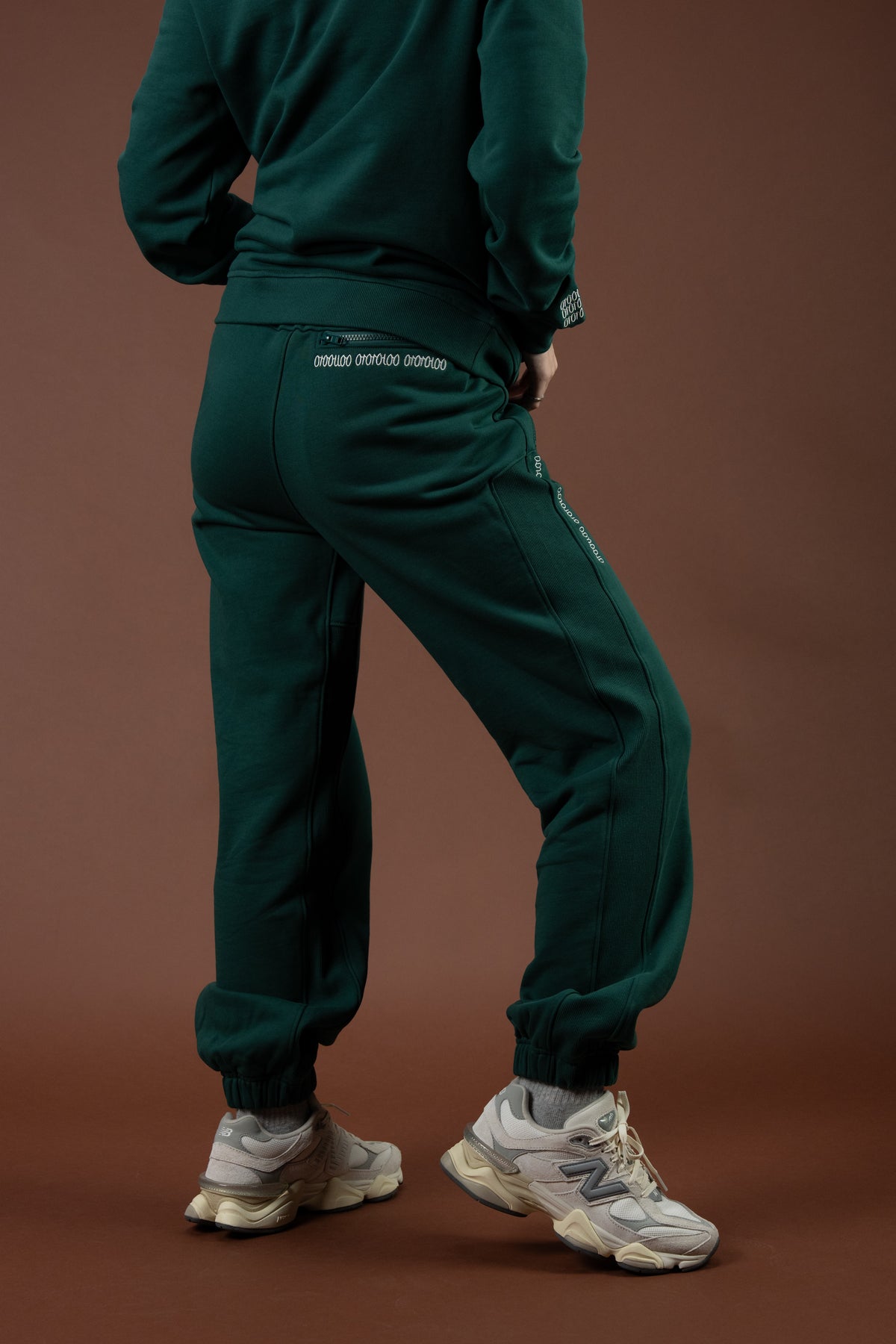 #color_dark green