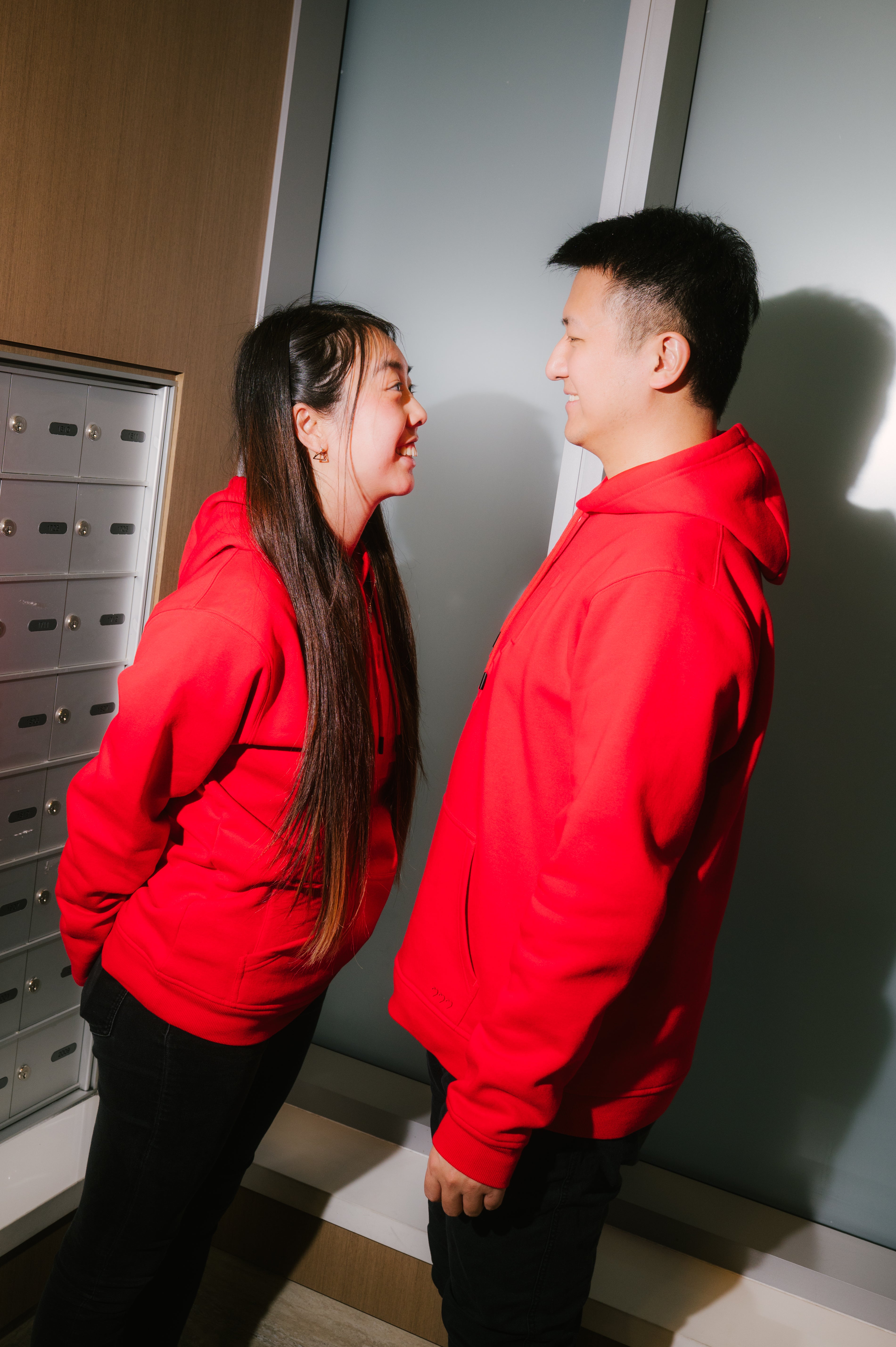 Model: Michael, Size: Large, Height: 5'10"/178cm, Model: Natalie, Size: Small, Height: 5’5”/165cm