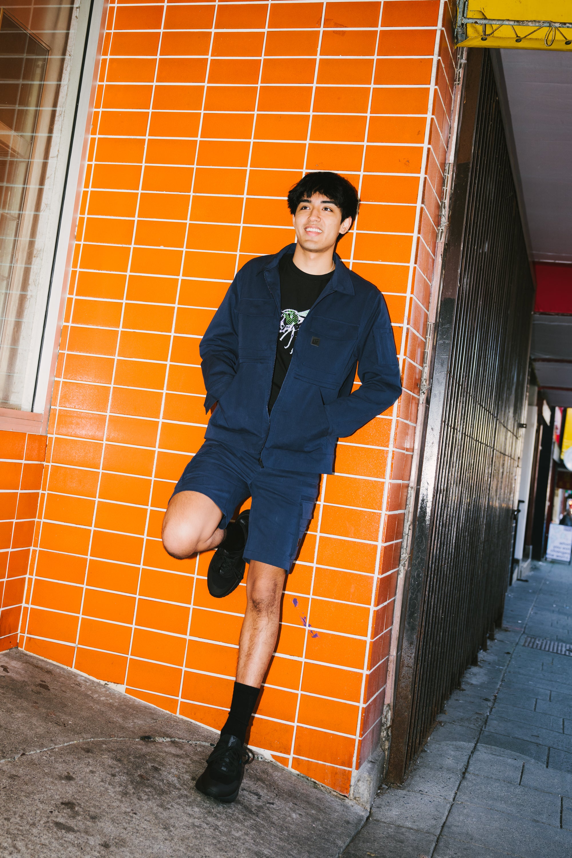 Model: Vikram, Size: Regular 34”, Height 6’2 ¾” /190cm