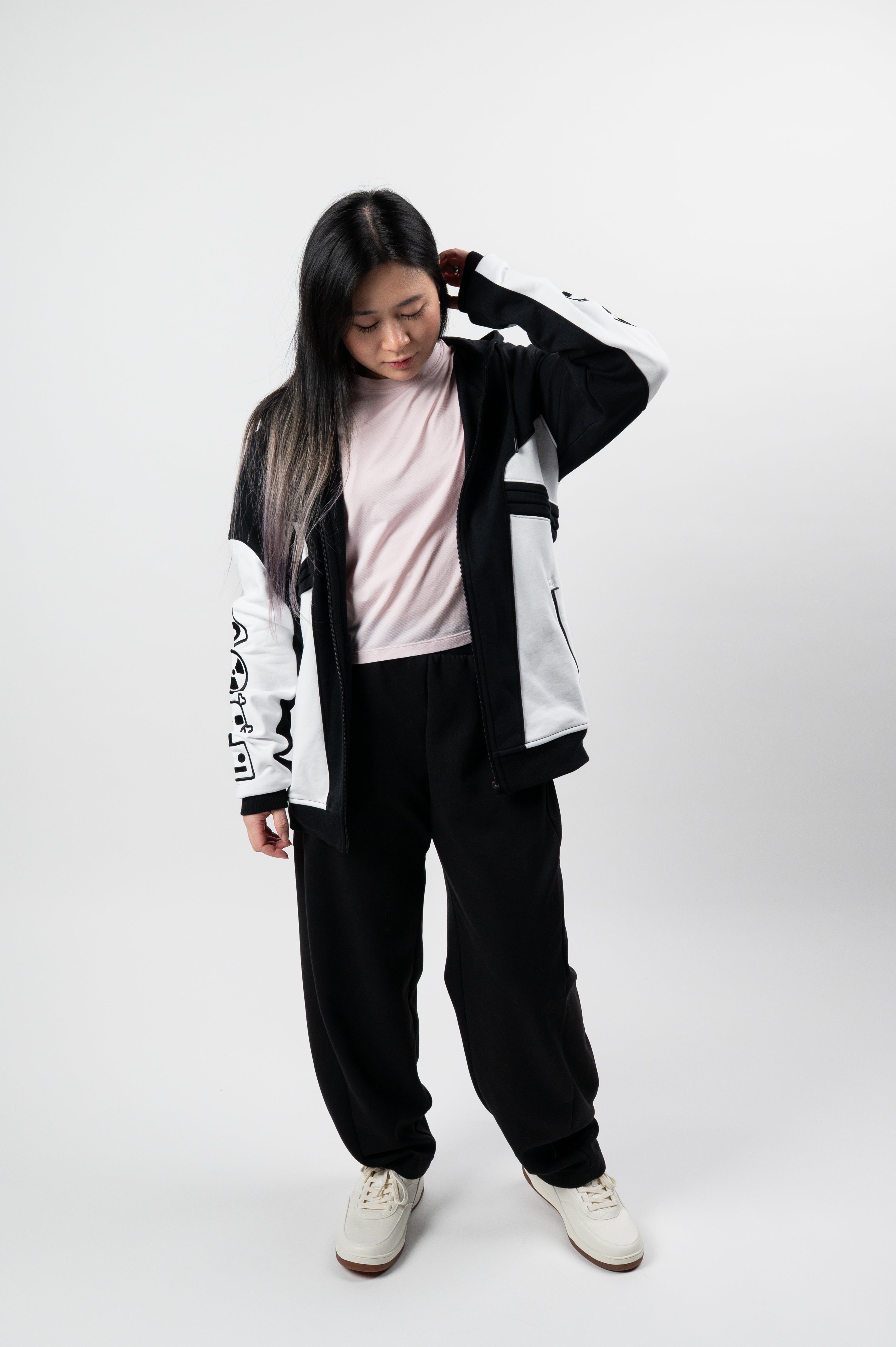 Model: Nicole Y, Size: Small, Height: 5’1”/155cm