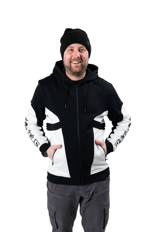 Model: Jamie: Size: Medium, Height: 5’11”/180cm