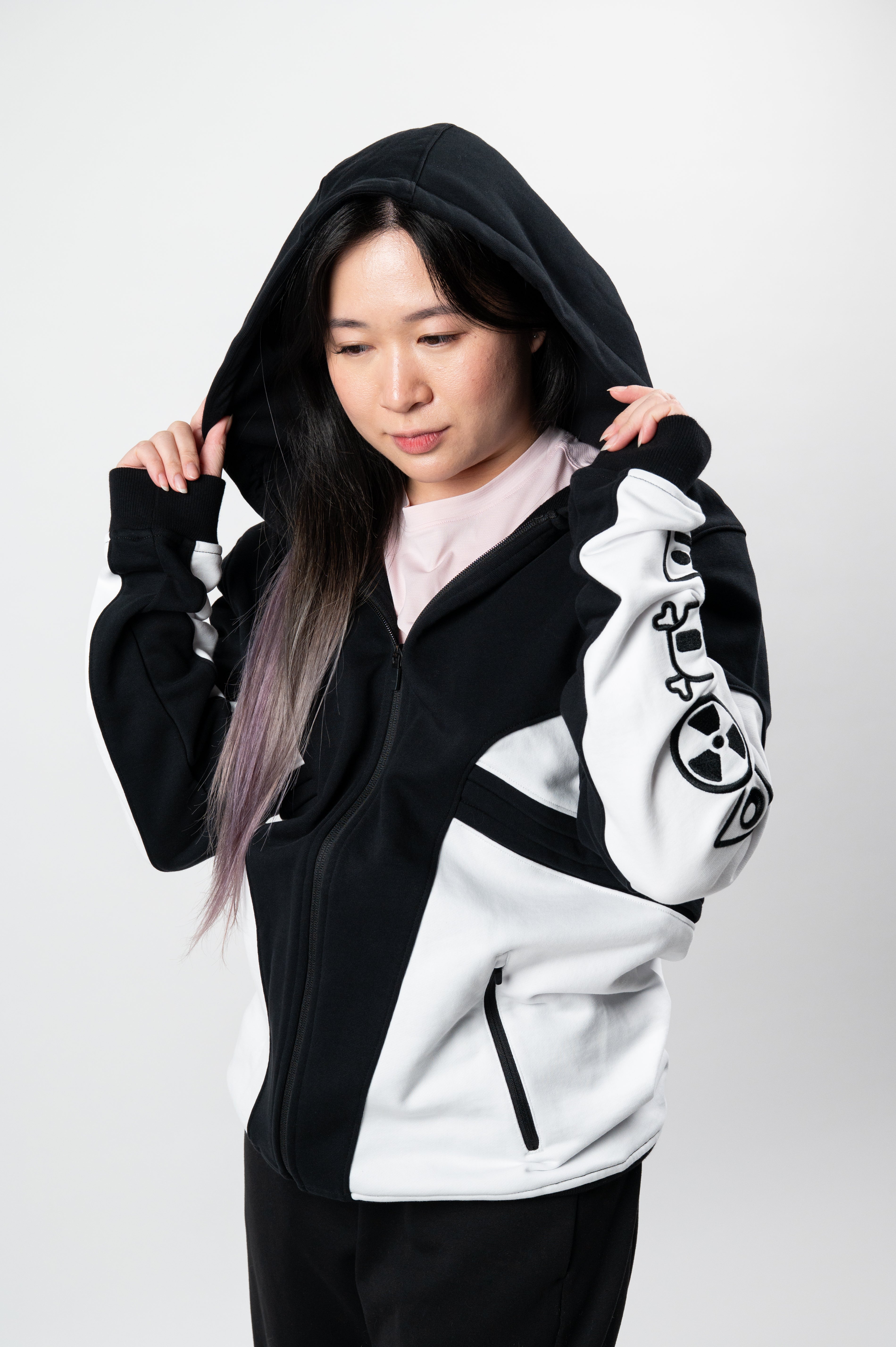 Model: Nicole Y, Size: Small, Height: 5’1”/155cm