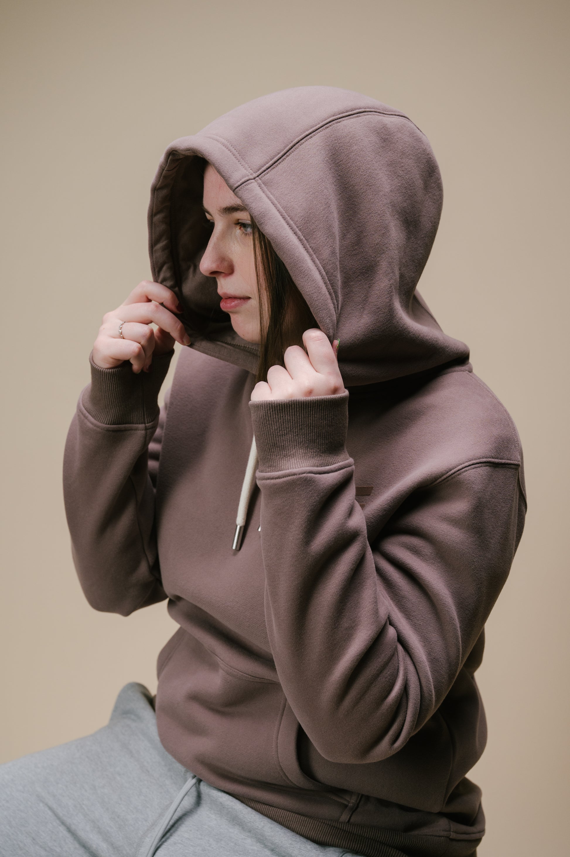 Model: Emily S, Size: Medium, Height: 5’11”/180cm