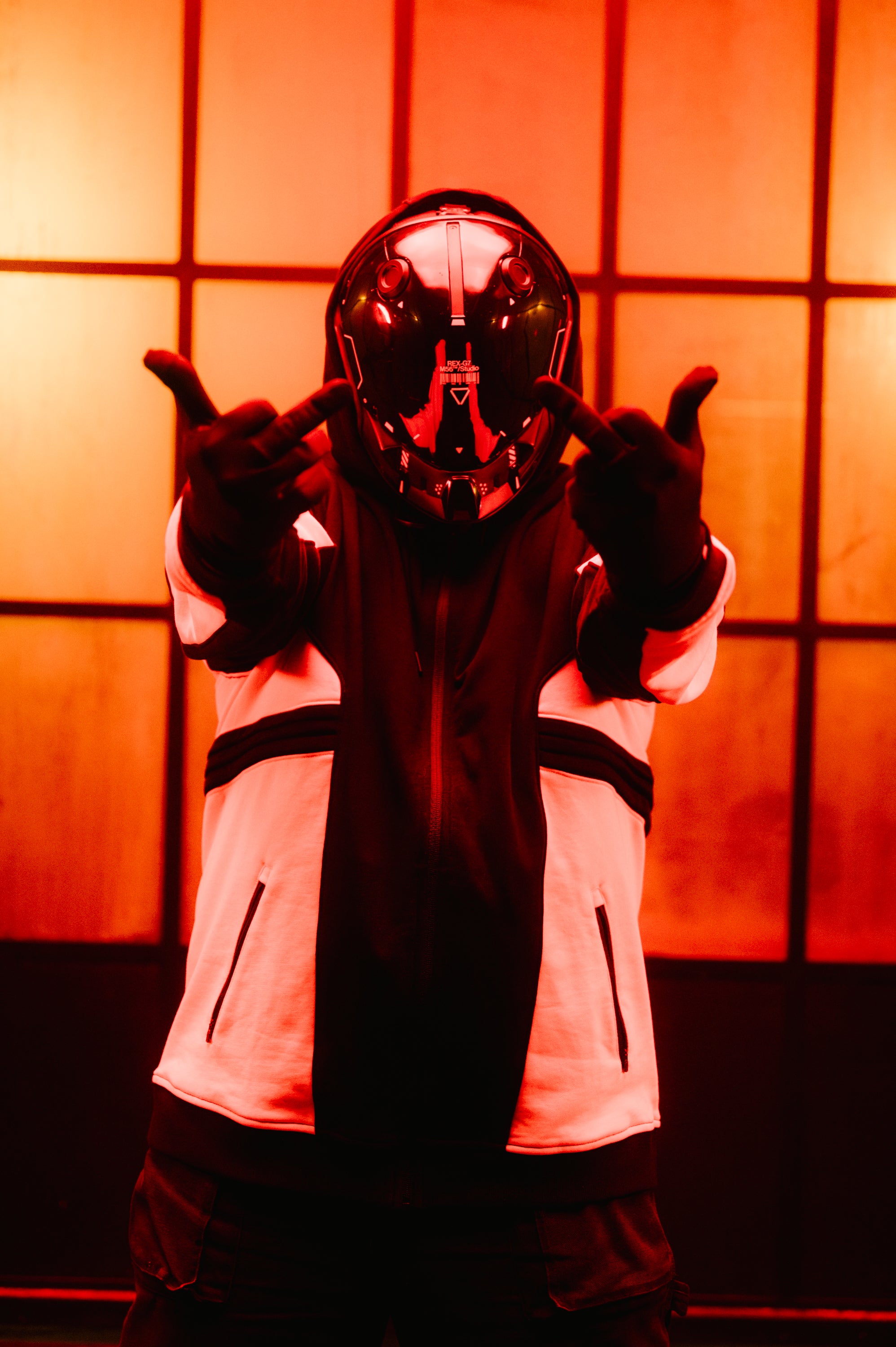 Model: Shahrad, Size: X-Large, Height: 5’11”/180cm