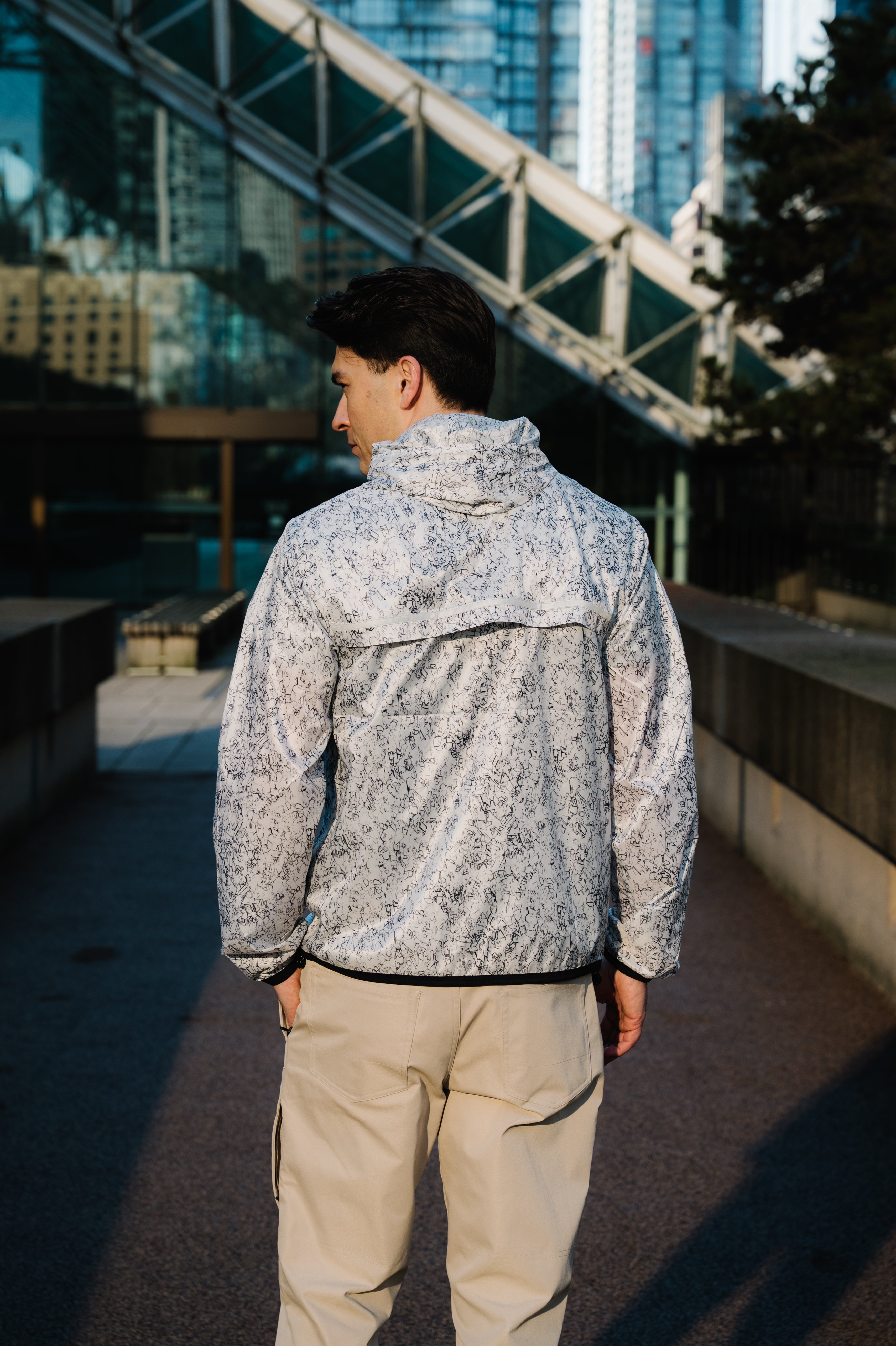 Model: Andy O, Size: Medium, Height 6’/183cm