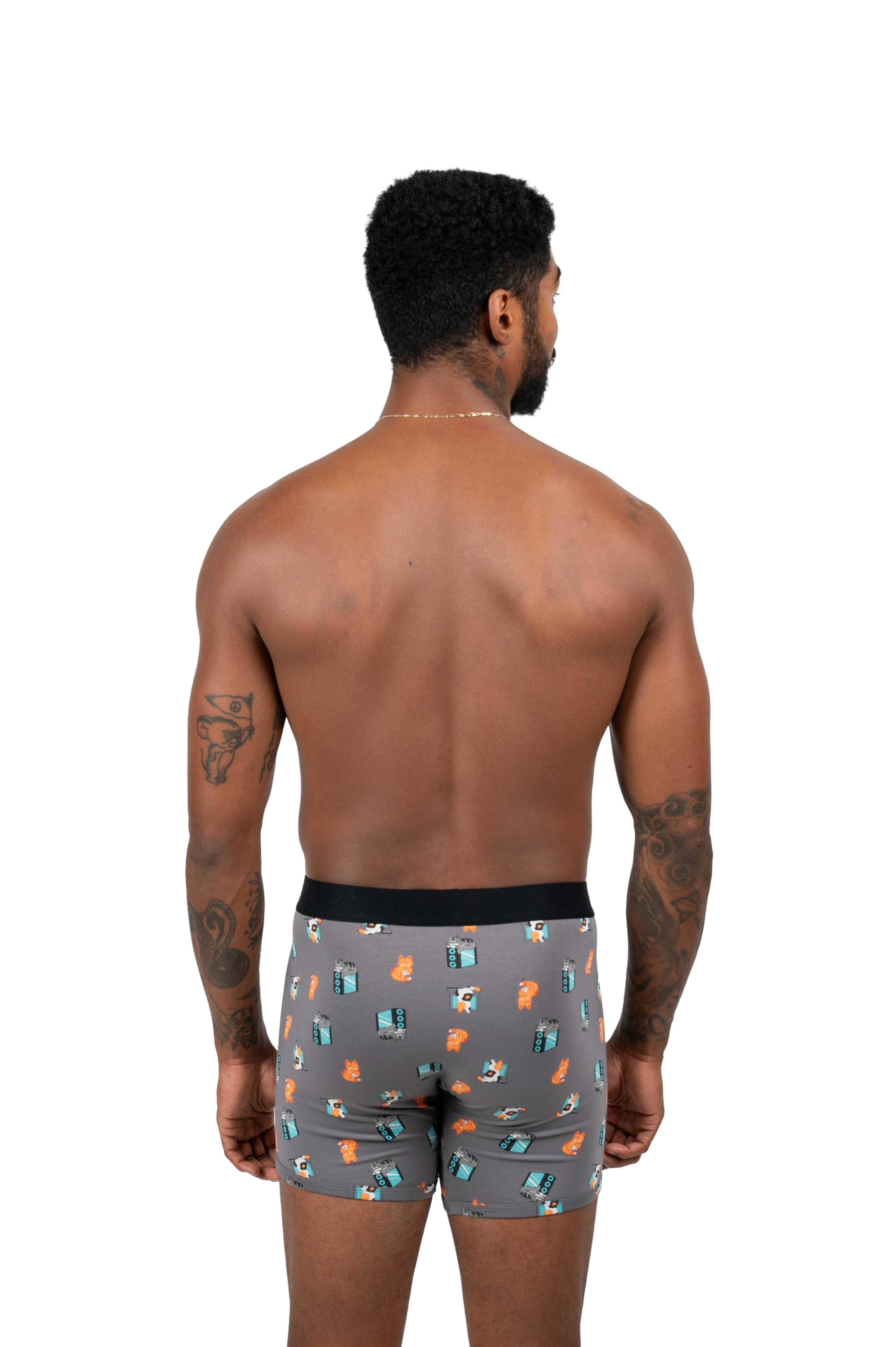 Model: Will, Size: Medium, Height: 5’10”/179cm