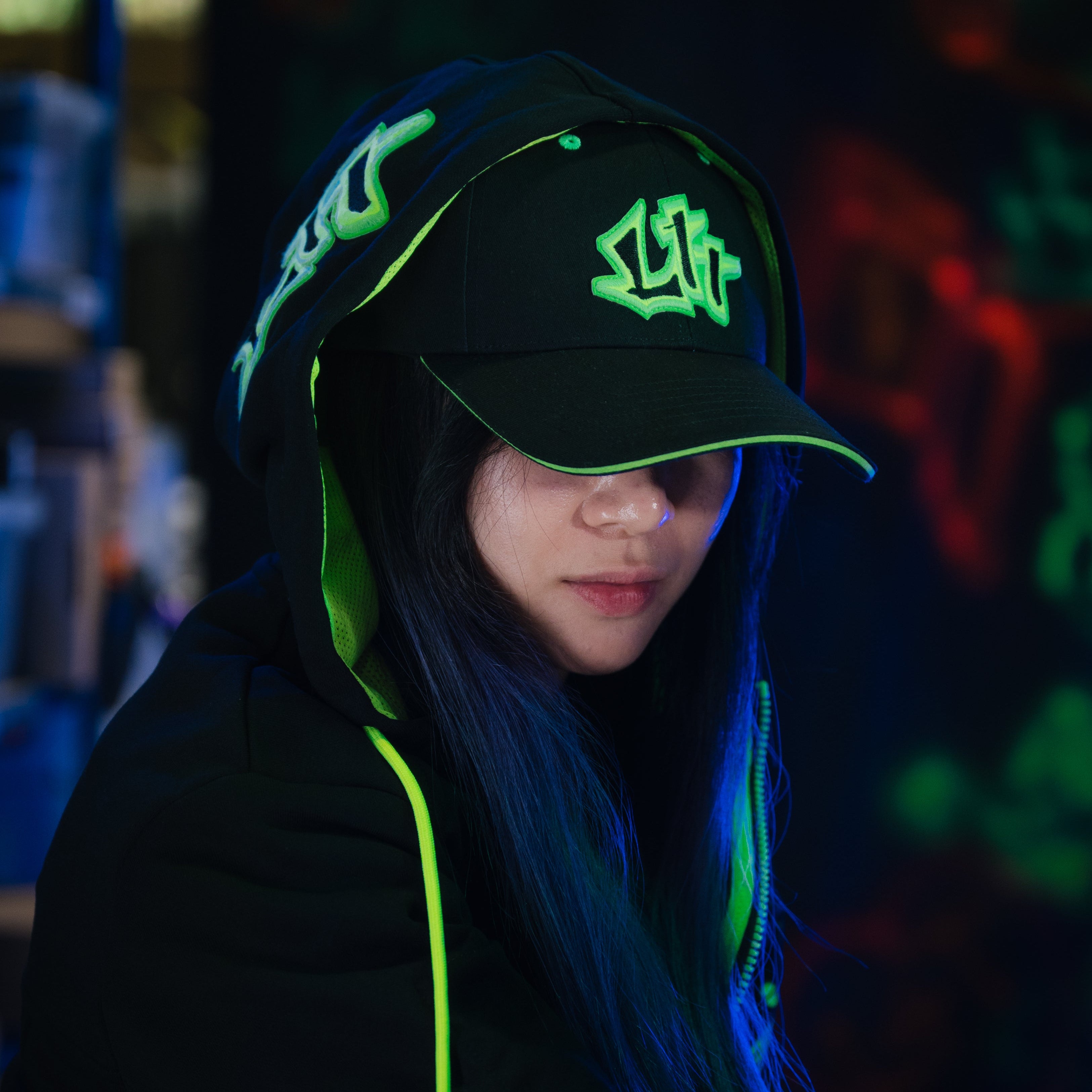 Model: Nicole Y, Size: Medium