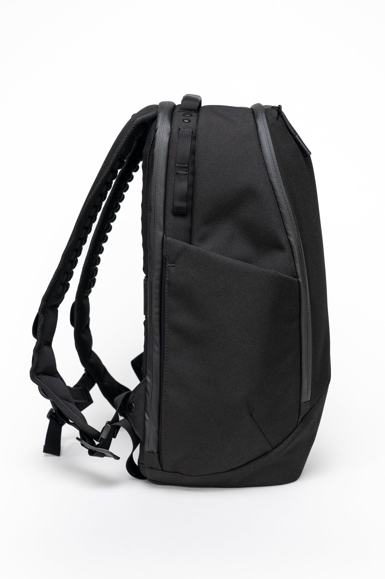 Commuter Backpack - 22L External / 20L internal capacity