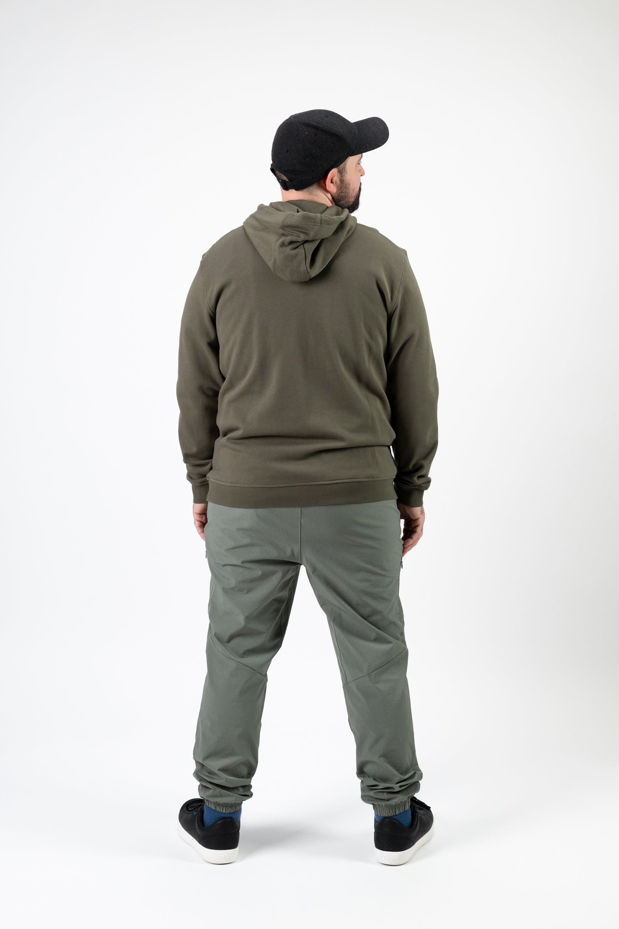 Model: Plouffe, Size: Large, Height: 5’7”/170cm