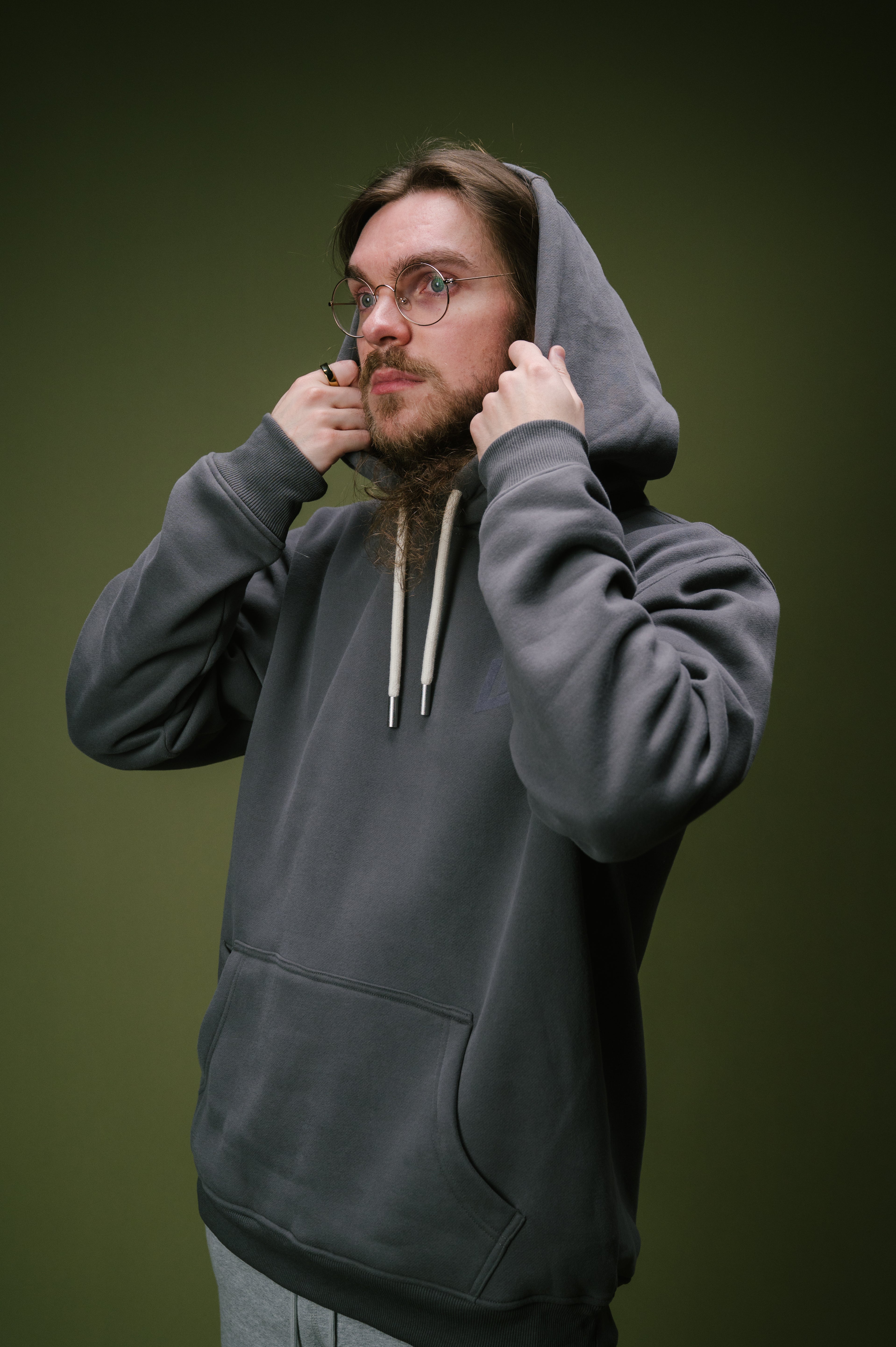 Model: Sven, Size: Large, Height: 6’/183cm