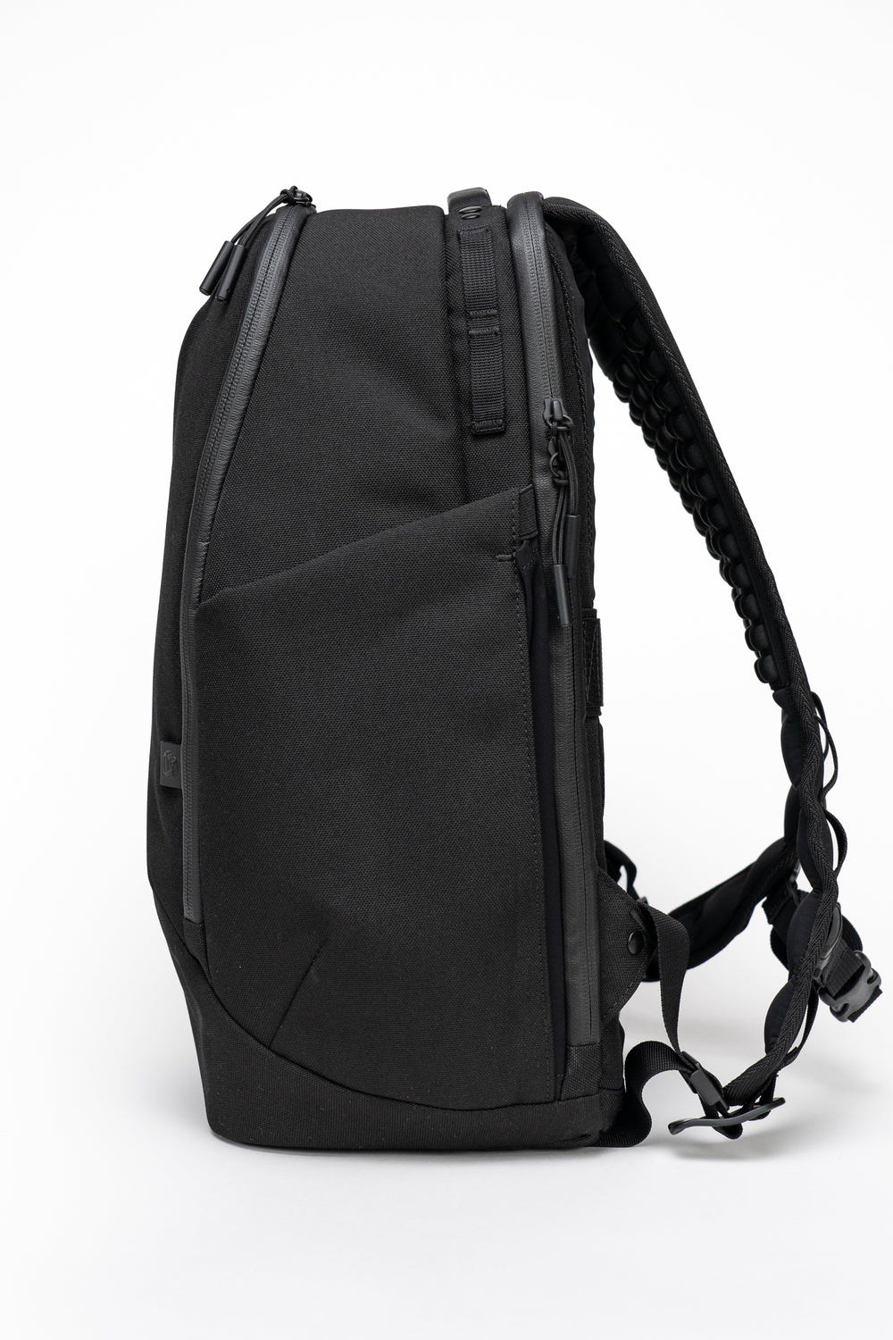 Commuter Backpack 20L with 19 Pockets | LTTStore