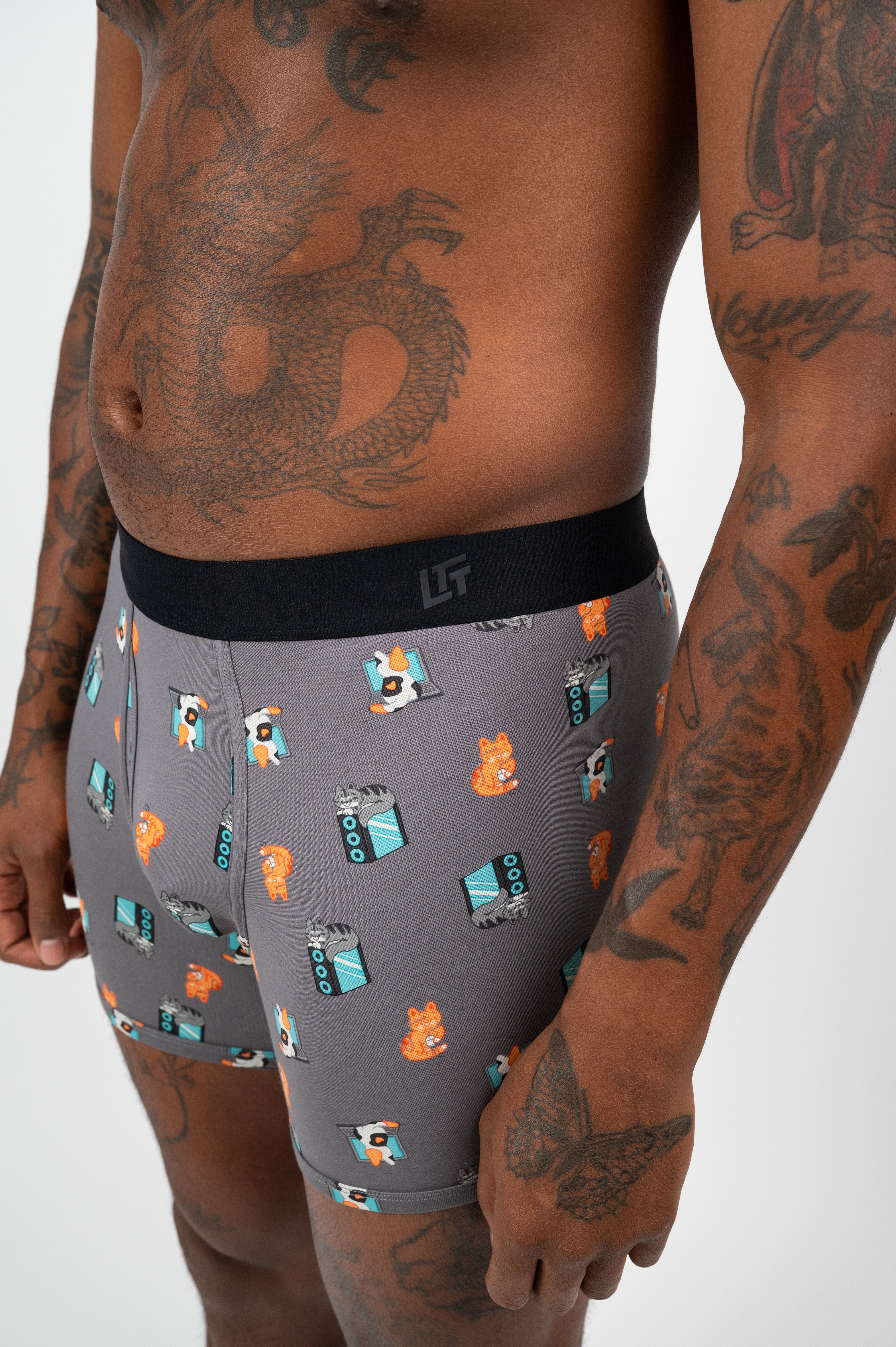 Model: Will, Size: Medium, Height: 5’10”/179cm