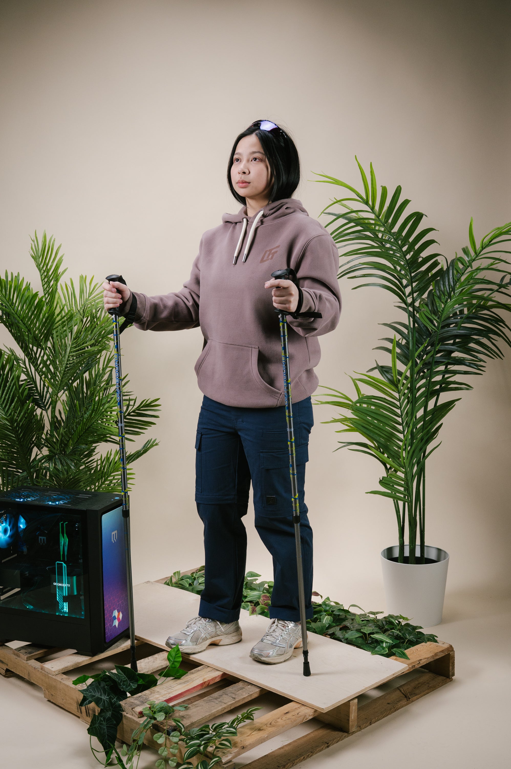 Model: Sammi, Size: Medium, Height: 5’2 1/2”/159cm