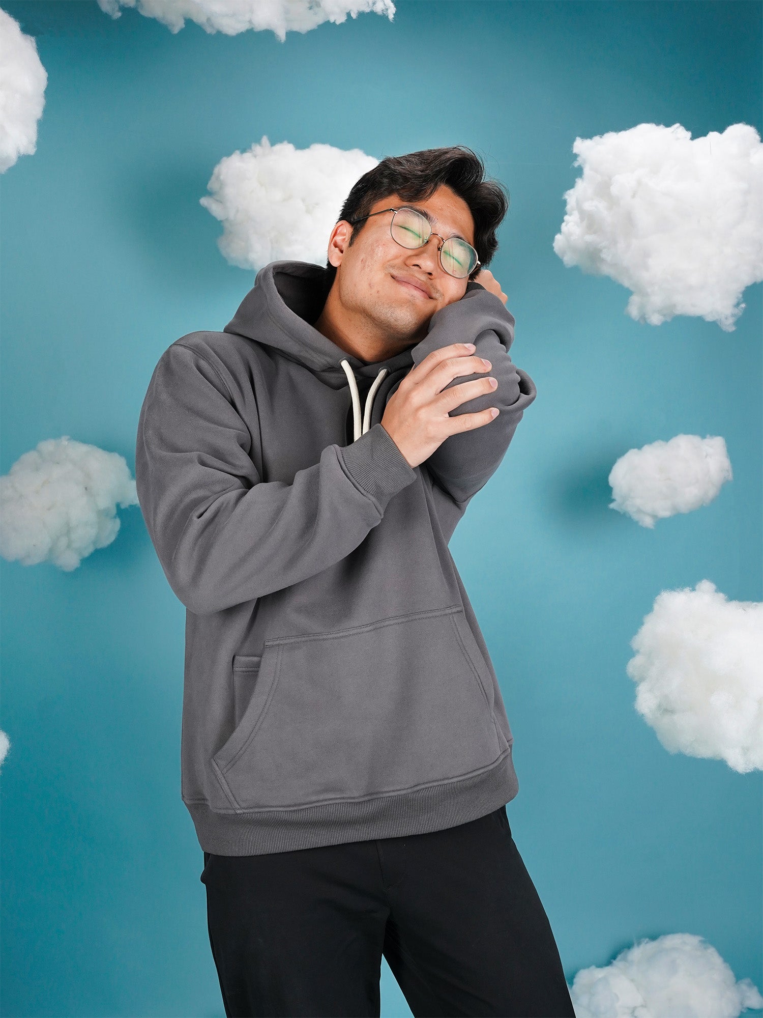 Model: Oliver, Size: Large, Height: 5’10”/178cm