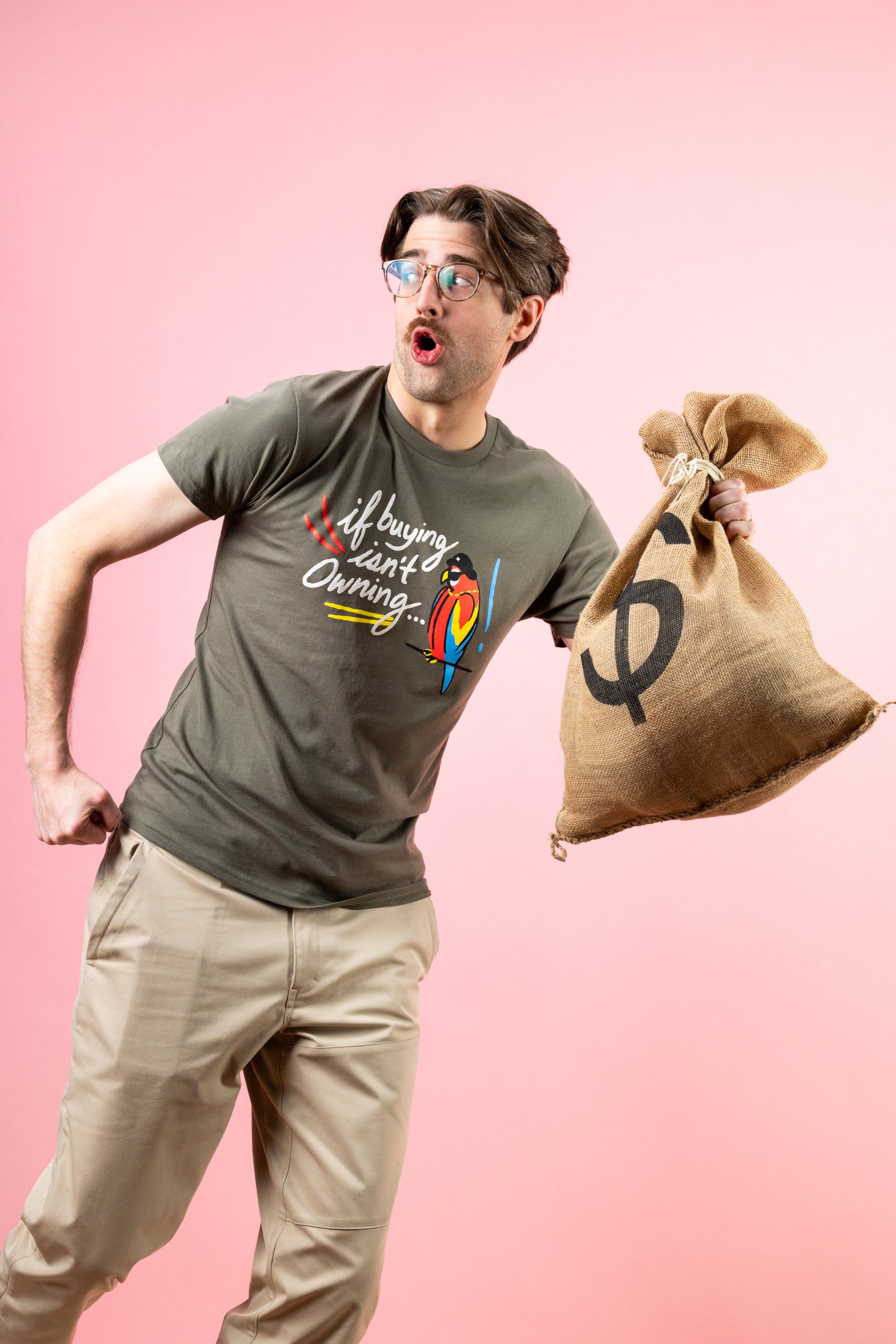 Model: Riley, Size: Medium, Height: 6’1”/185cm