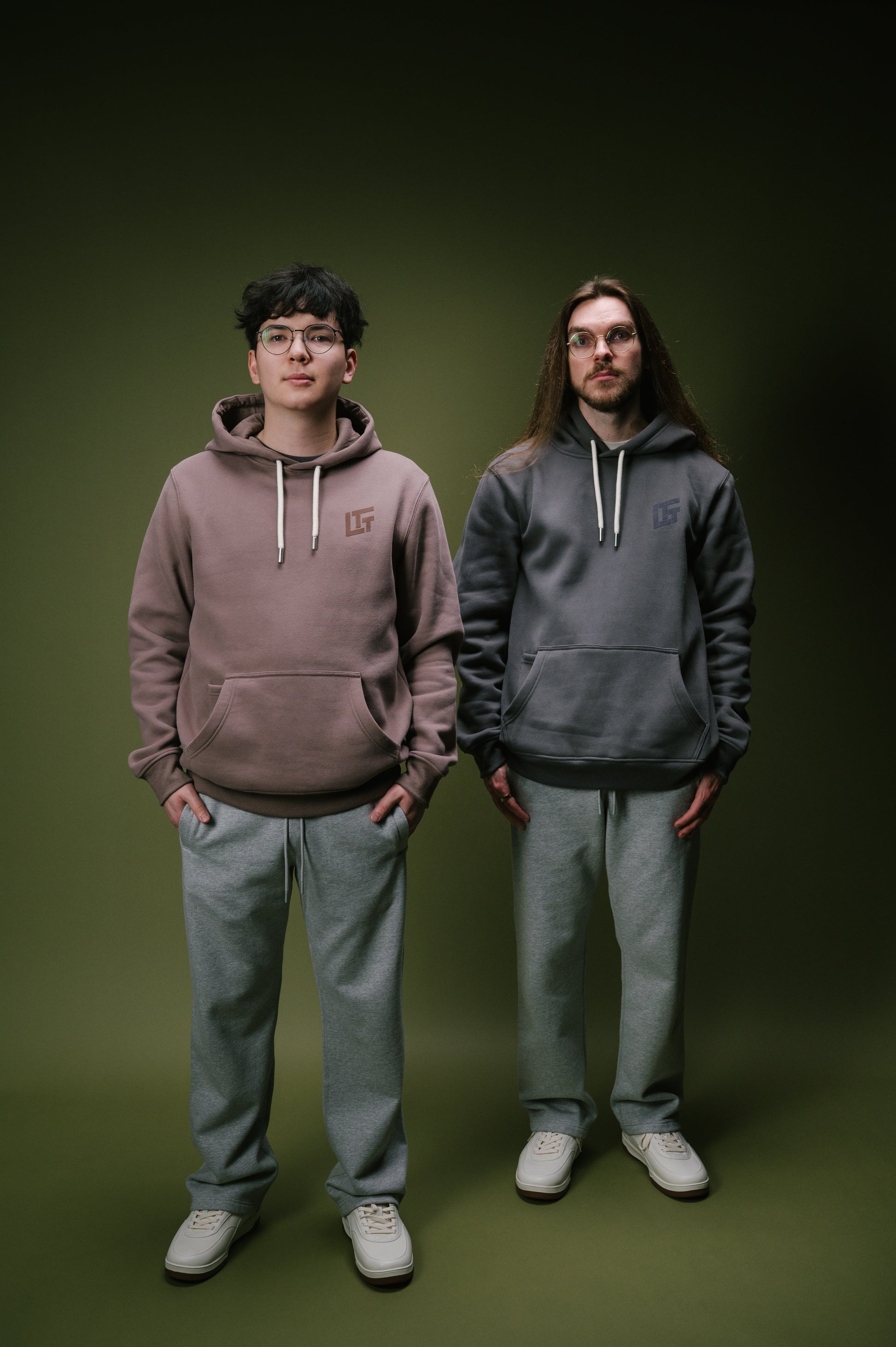  Model: Peter, Size: Large, Height: 5’10”/178cm, Model: Sven, Size: Large, Height: 6’/183cm,