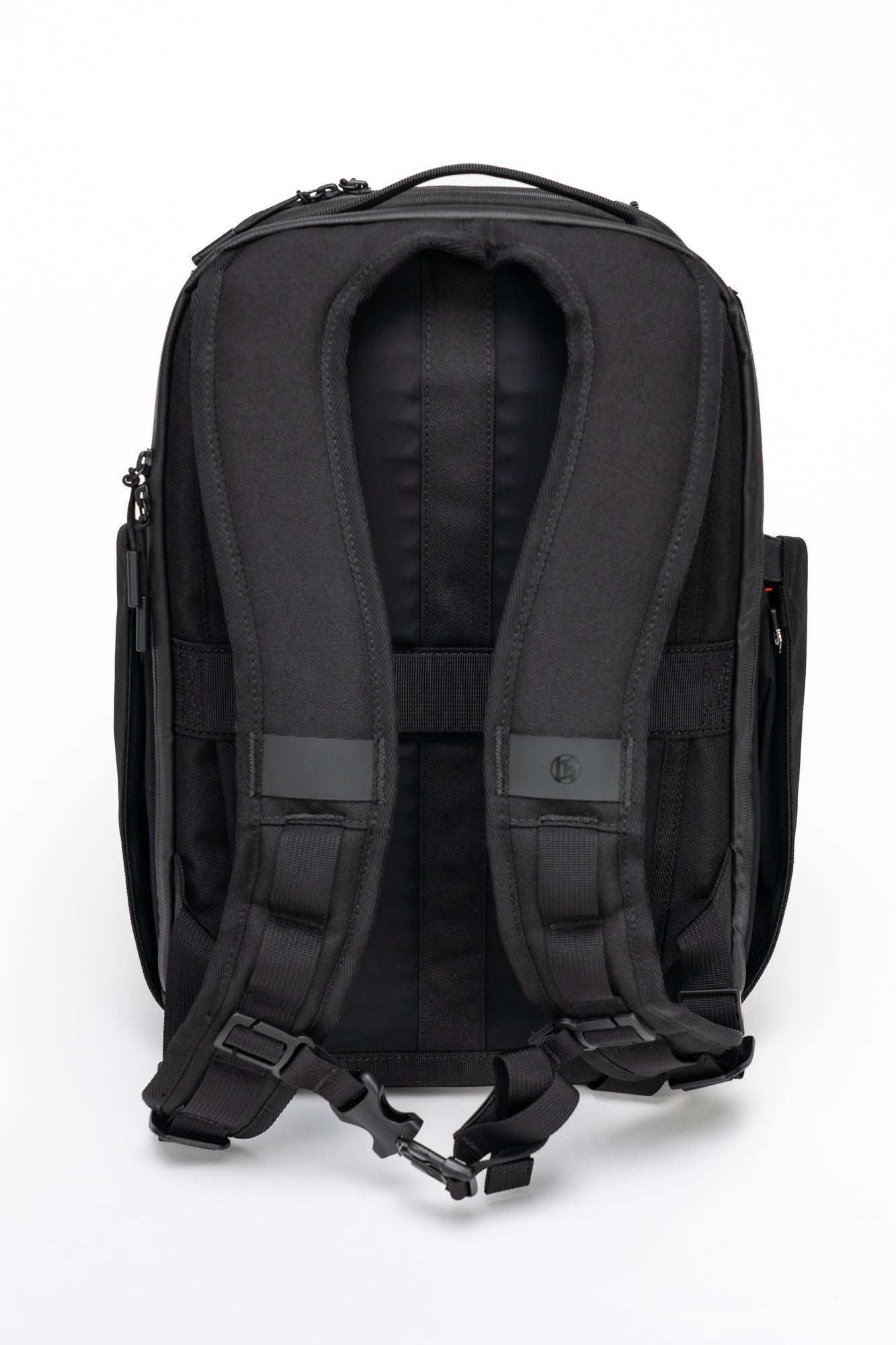 Commuter Backpack - 22L External / 20L internal capacity